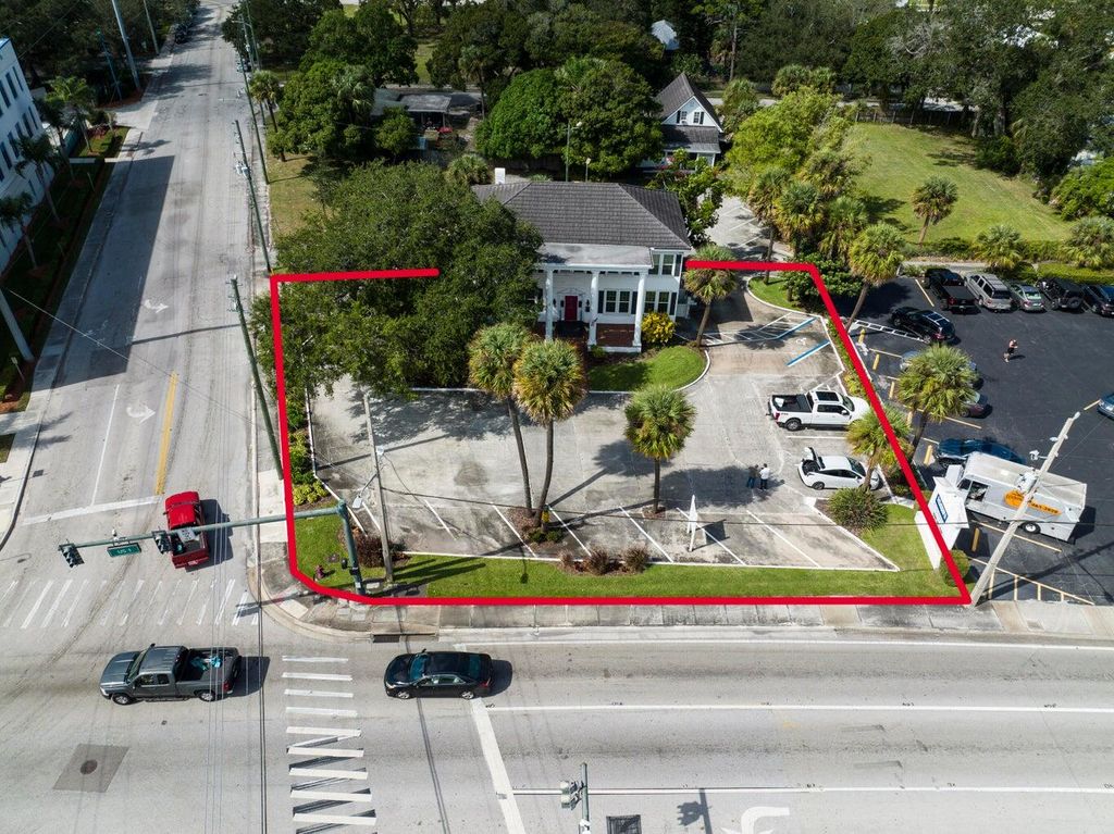 Photo of 403 N Us Highway 1, Fort Pierce, FL 34950 (MLS # RX-11088854)