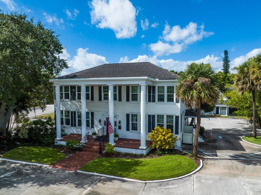 Photo of 403 N Us Highway 1, Fort Pierce, FL 34950 (MLS # RX-11088854)