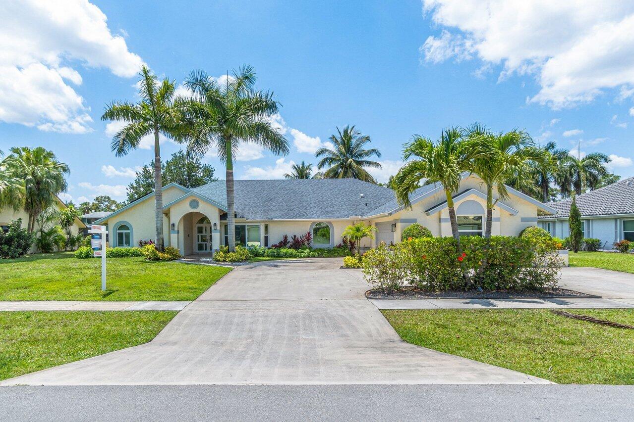 Property for Sale at 13544 Northumberland Circle, Wellington, Palm Beach County, Florida - Bedrooms: 4 
Bathrooms: 3  - $929,000
