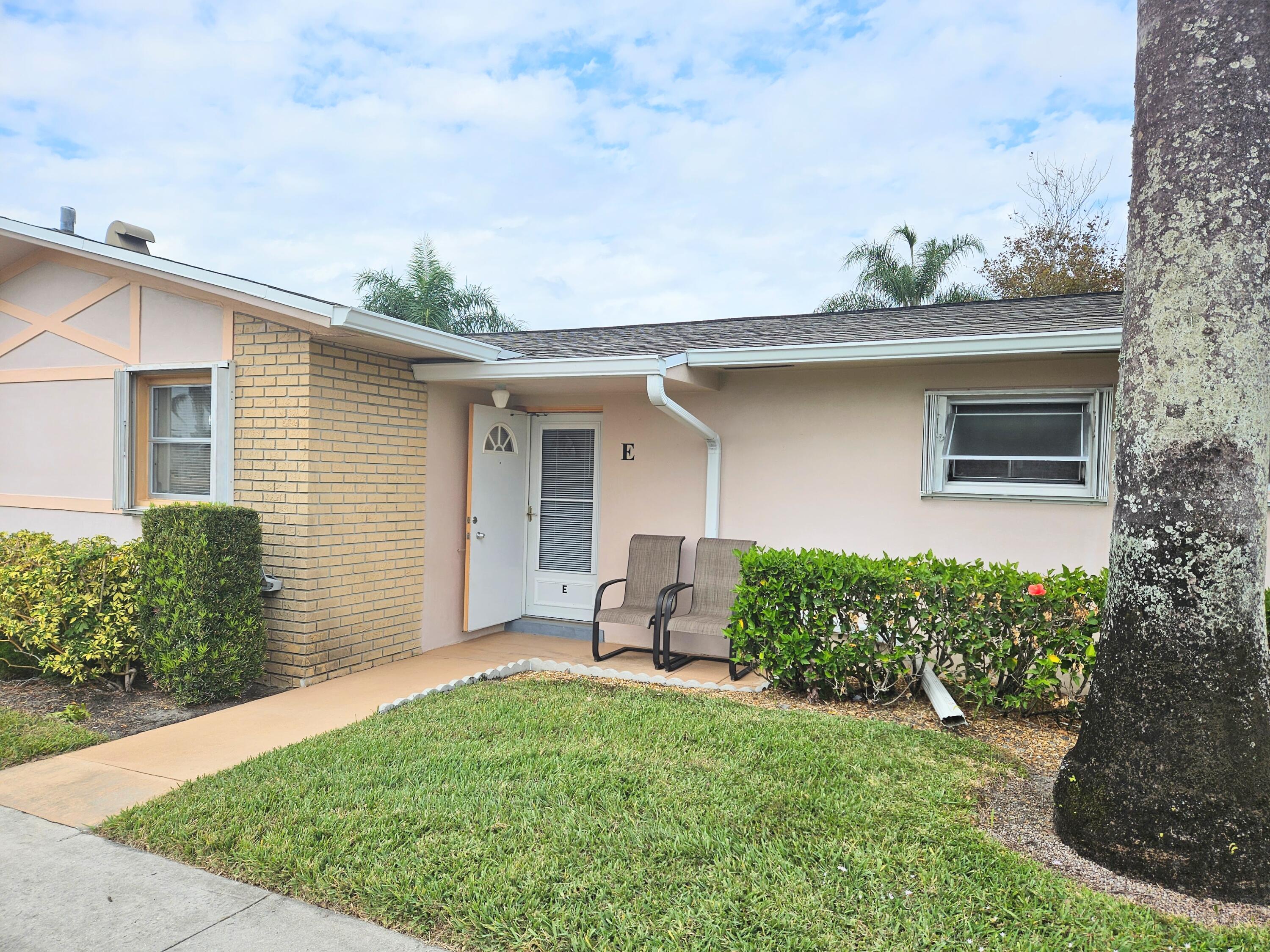 2607 Dudley Drive E, West Palm Beach, Palm Beach County, Florida - 1 Bedrooms  
1 Bathrooms - 