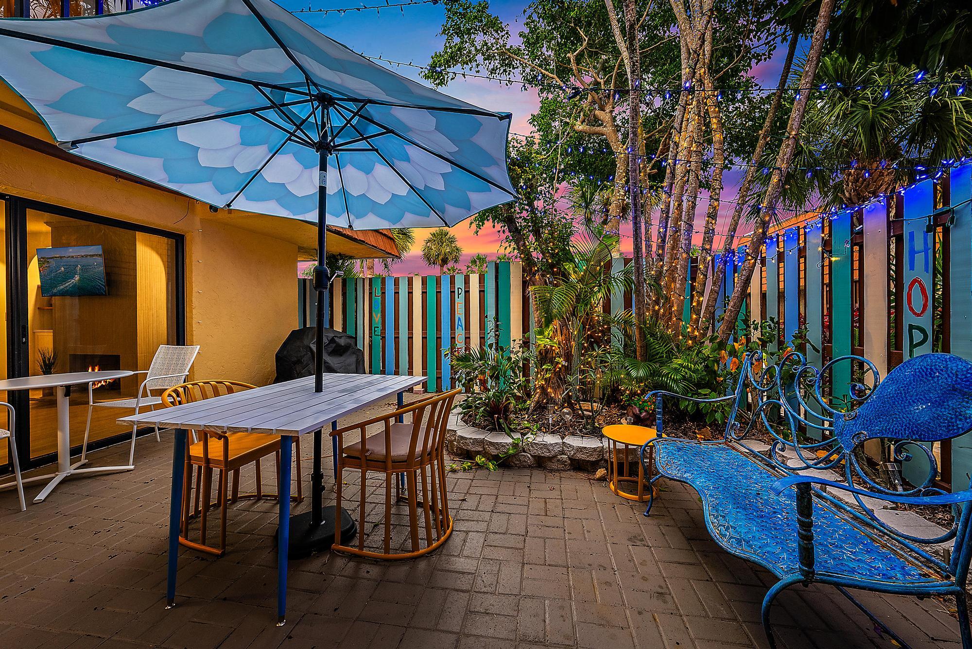 825 Center Street 42C, Jupiter, Palm Beach County, Florida - 2 Bedrooms  
2.5 Bathrooms - 