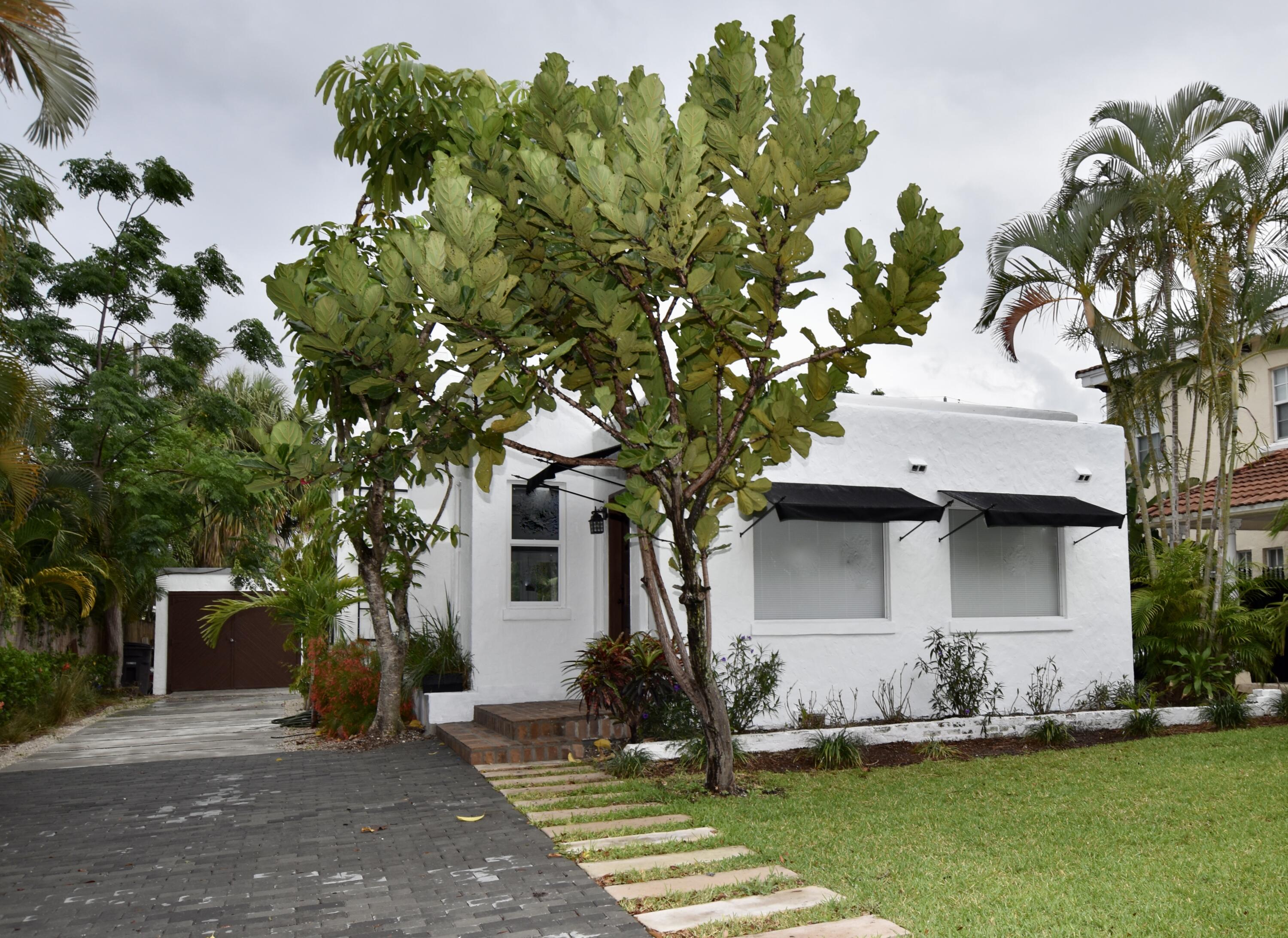 806 Park Place, West Palm Beach, Palm Beach County, Florida - 2 Bedrooms  
2 Bathrooms - 