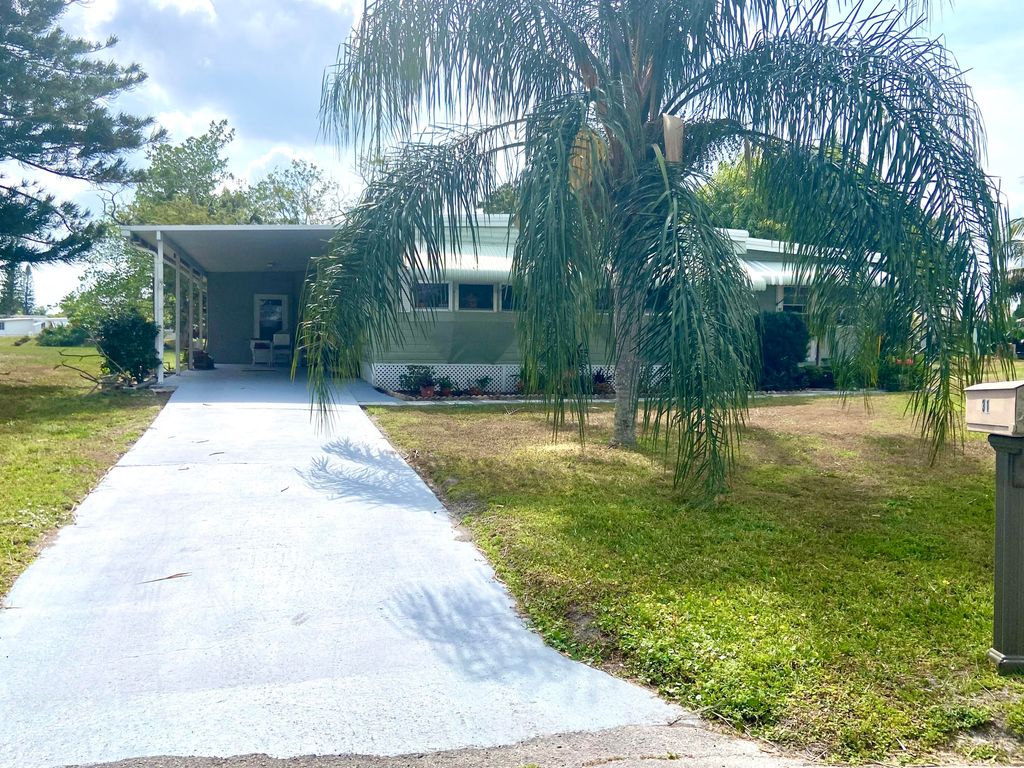 Photo of 31 Grande Vista Way Way, Port Saint Lucie, FL 34952 (MLS # RX-11075416)