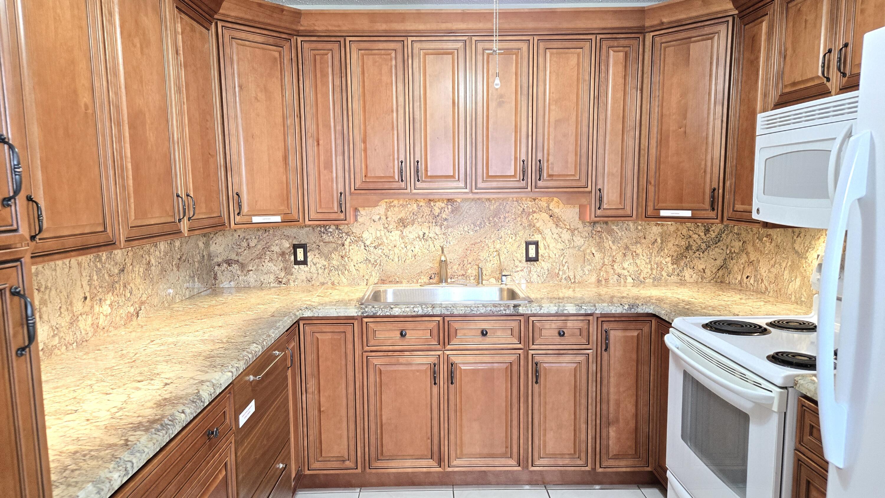 Property for Sale at 3024 Yarmouth B, Boca Raton, Palm Beach County, Florida - Bedrooms: 2 
Bathrooms: 2  - $199,900
