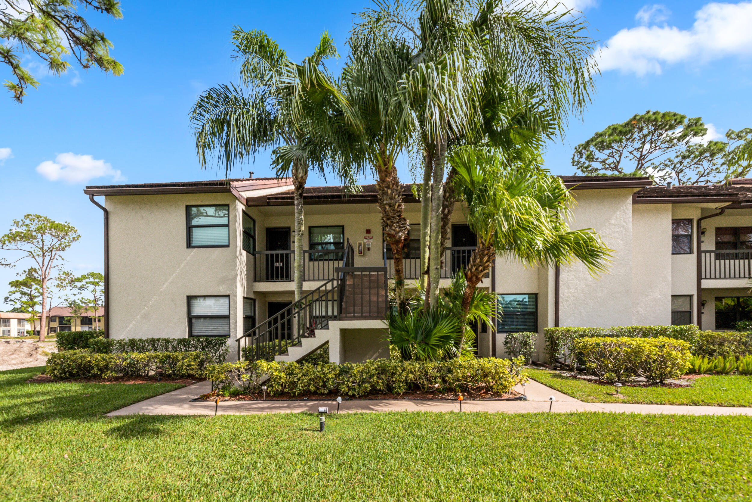 7578 Tahiti Lane 202, Lake Worth, Palm Beach County, Florida - 2 Bedrooms  
2 Bathrooms - 