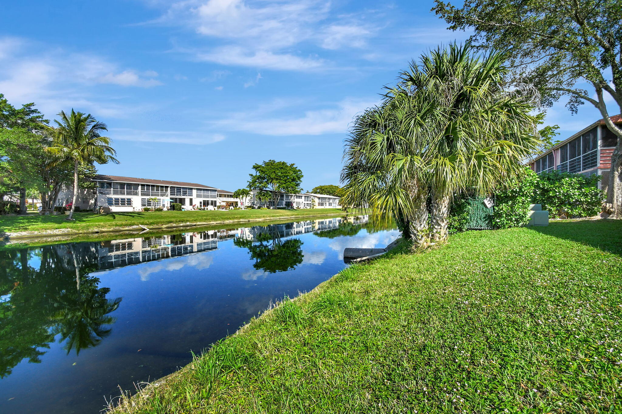 Property for Sale at 48 Sheffield B, West Palm Beach, Palm Beach County, Florida - Bedrooms: 2 
Bathrooms: 1.5  - $159,000