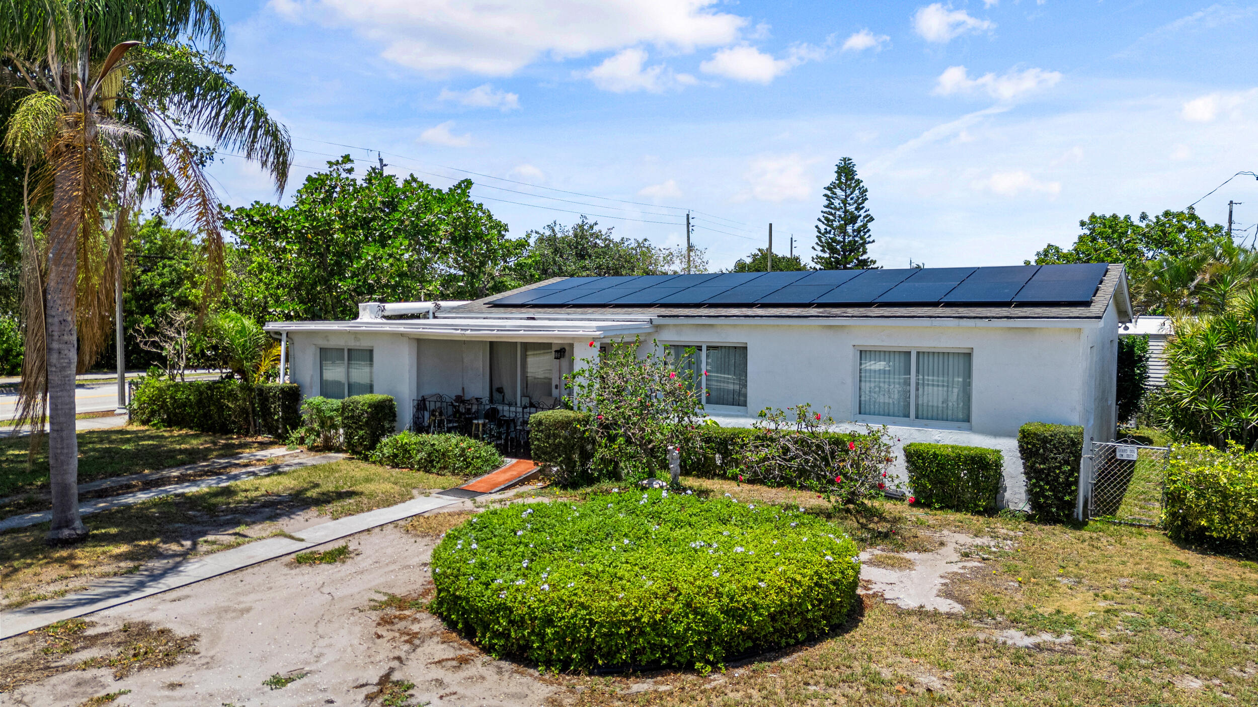 263 Alhambra Place, West Palm Beach, Palm Beach County, Florida - 3 Bedrooms  
2 Bathrooms - 