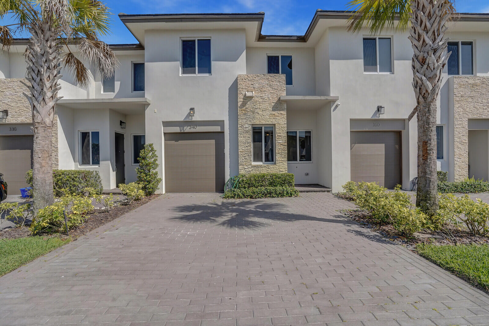 340 Pioneer Way, Royal Palm Beach, Palm Beach County, Florida - 3 Bedrooms  
2.5 Bathrooms - 