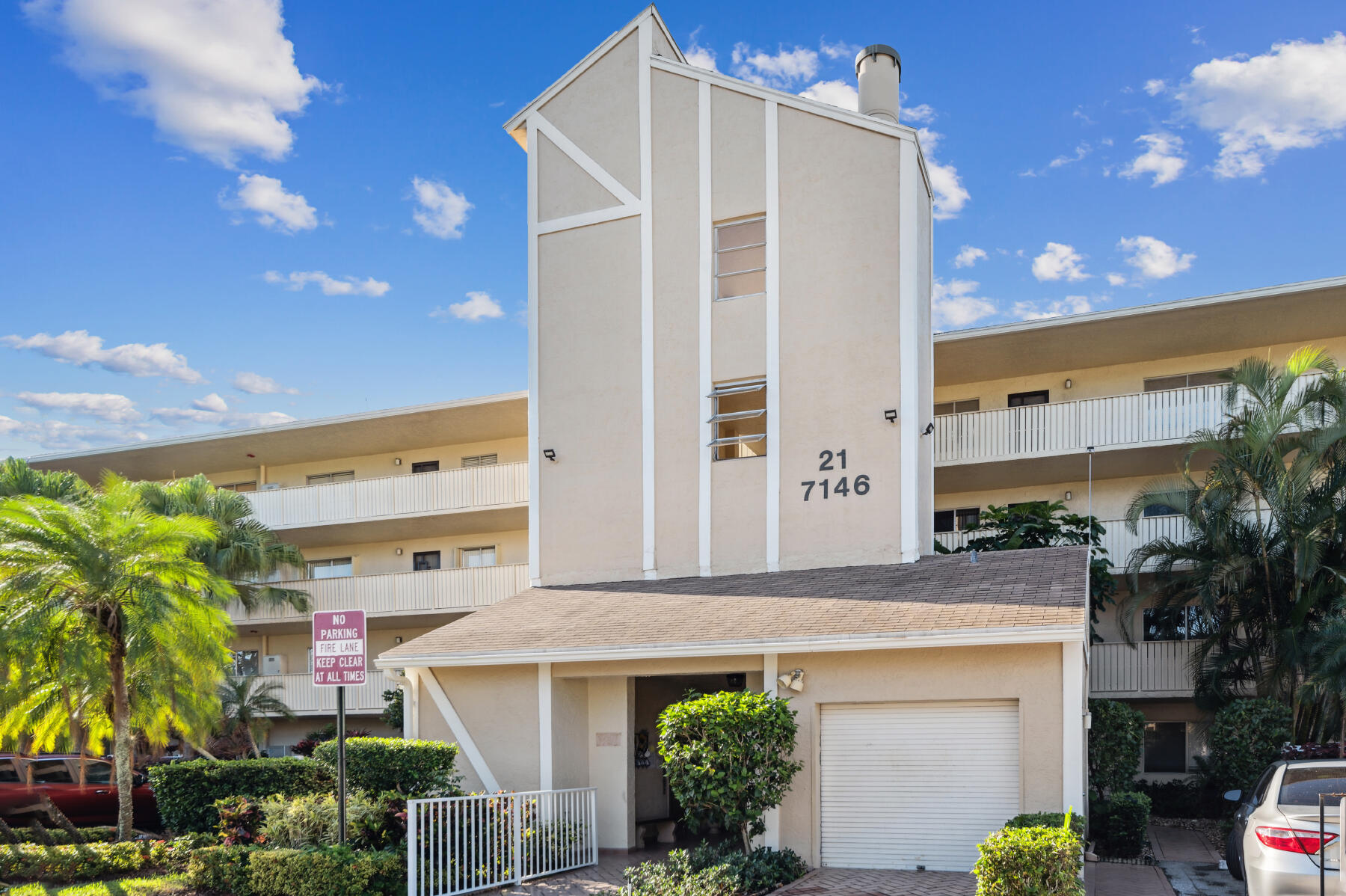 7146 Huntington Lane 207, Delray Beach, Palm Beach County, Florida - 2 Bedrooms  
2 Bathrooms - 