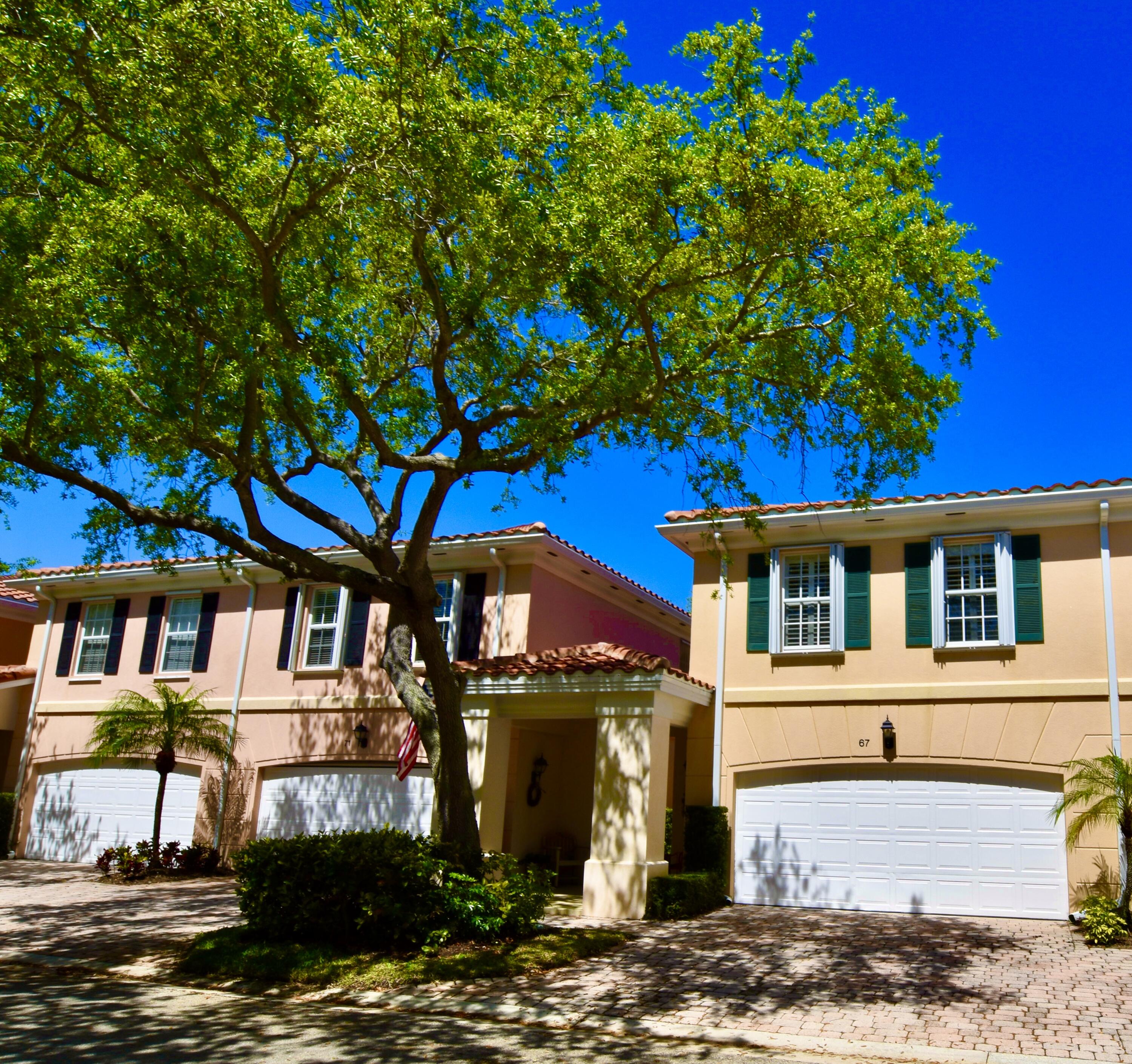 Property for Sale at 67 Tall Oaks Circle, Tequesta, Palm Beach County, Florida - Bedrooms: 3 
Bathrooms: 2.5  - $547,179