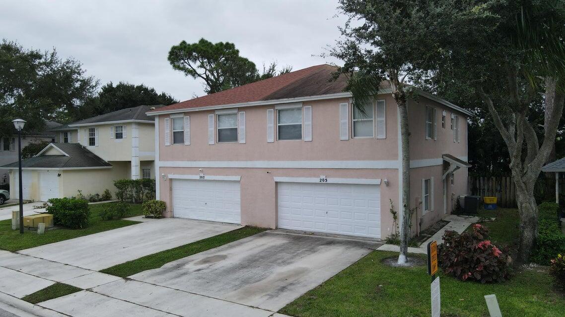 205 Leland Ln Lane, Greenacres, Palm Beach County, Florida - 3 Bedrooms  
2.5 Bathrooms - 