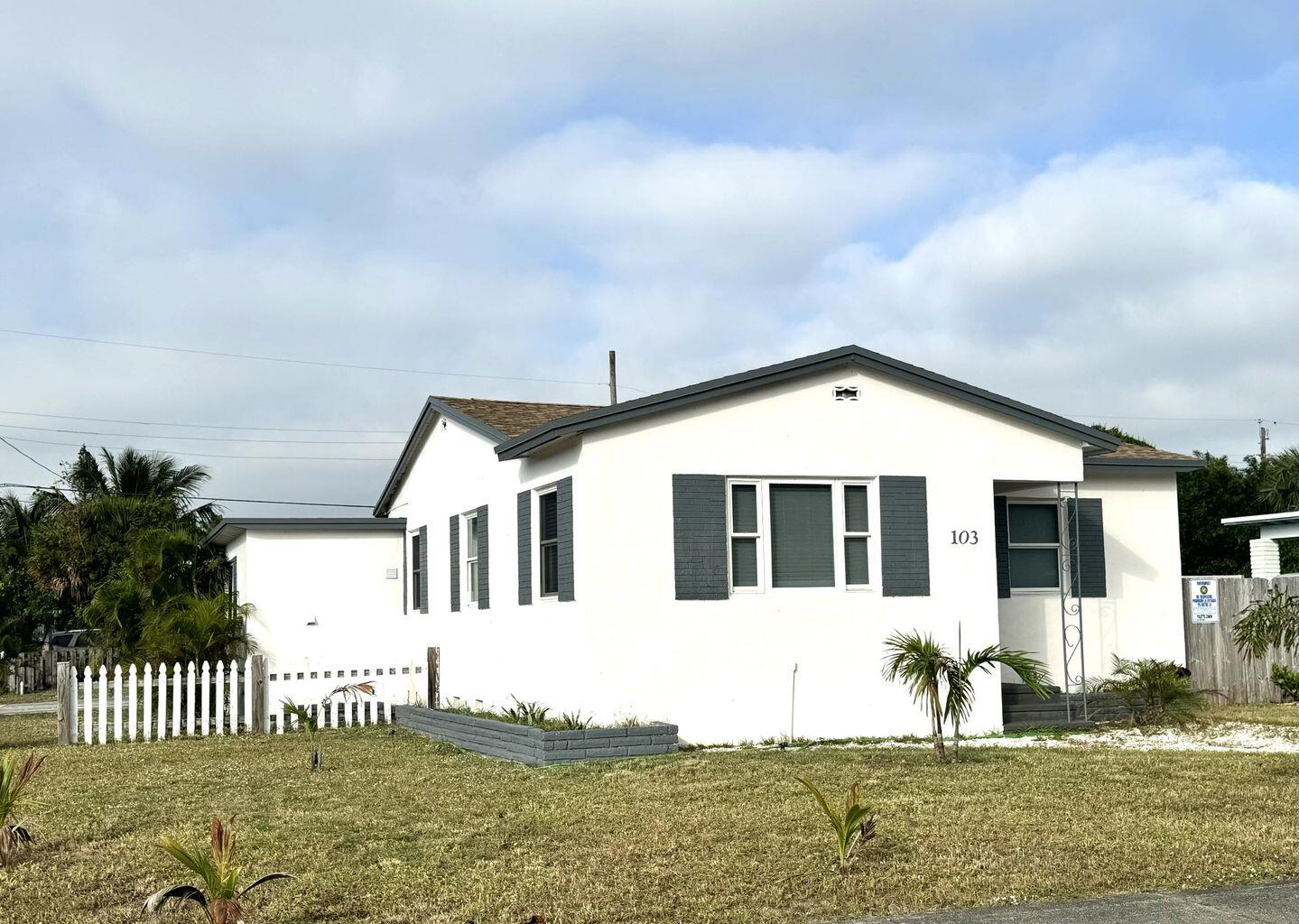 Property for Sale at 103 Se 5th Avenue, Boynton Beach, Palm Beach County, Florida - Bedrooms: 3 
Bathrooms: 1.5  - $419,000