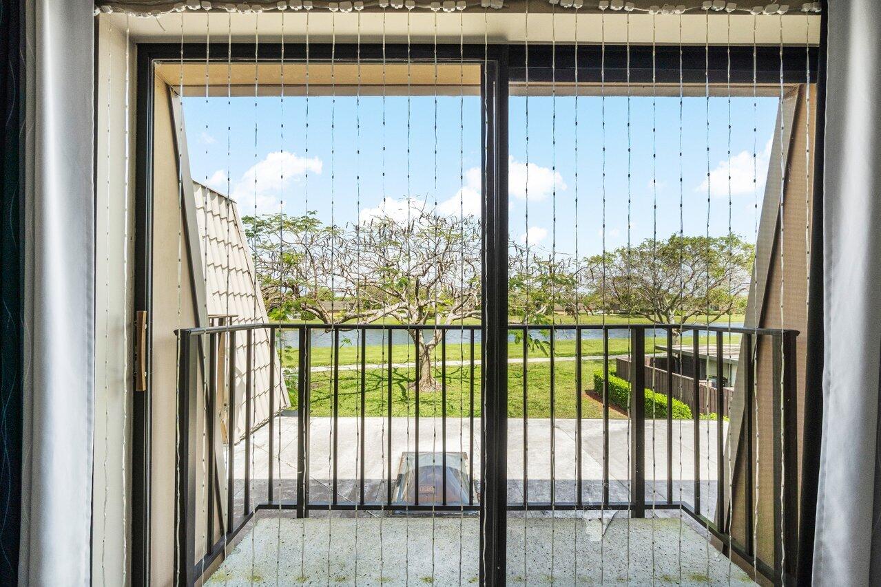 6630 66th Way, West Palm Beach, Palm Beach County, Florida - 2 Bedrooms  
2.5 Bathrooms - 