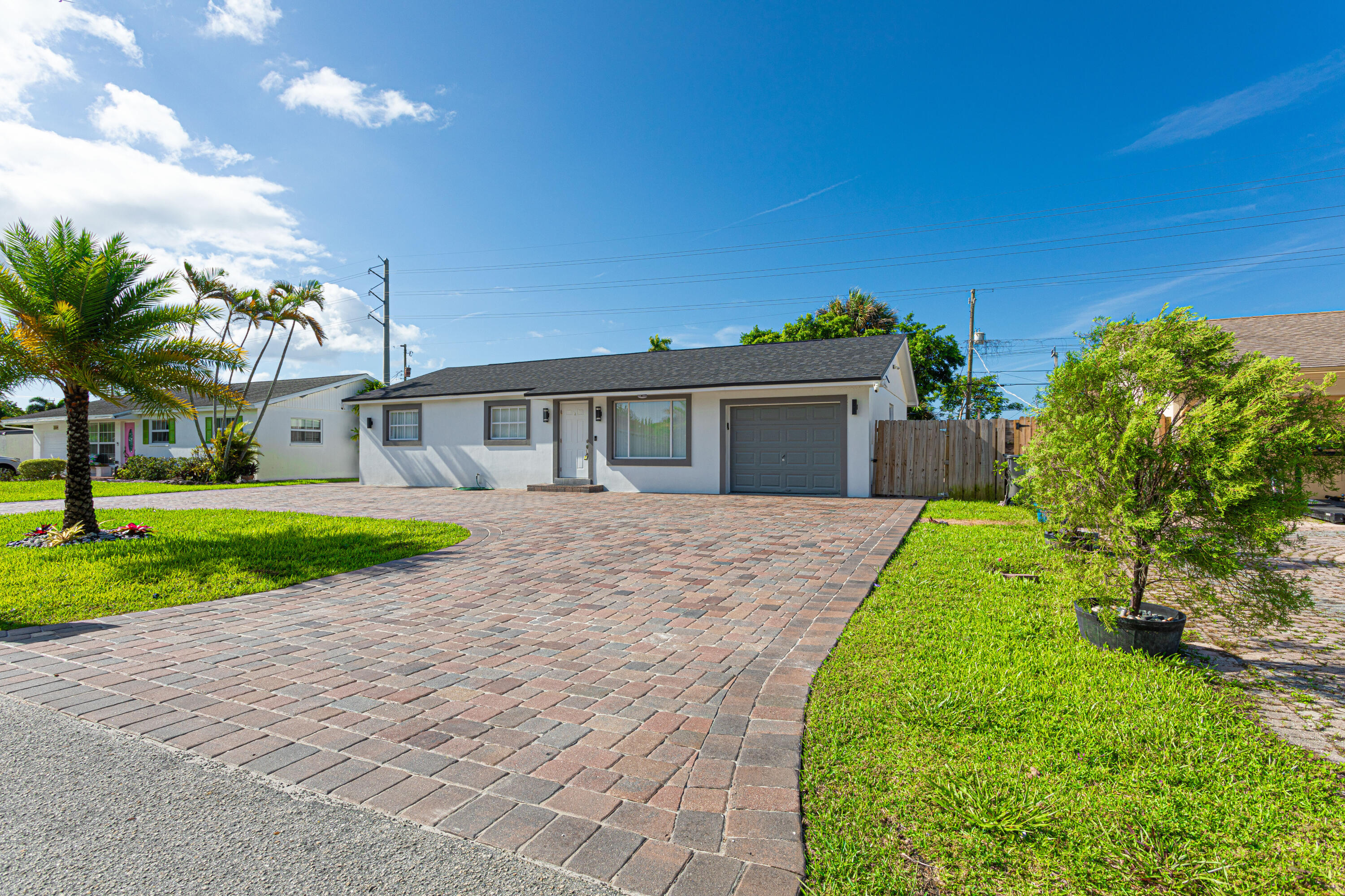 2338 W Lakewood Road, West Palm Beach, Palm Beach County, Florida - 3 Bedrooms  
2 Bathrooms - 