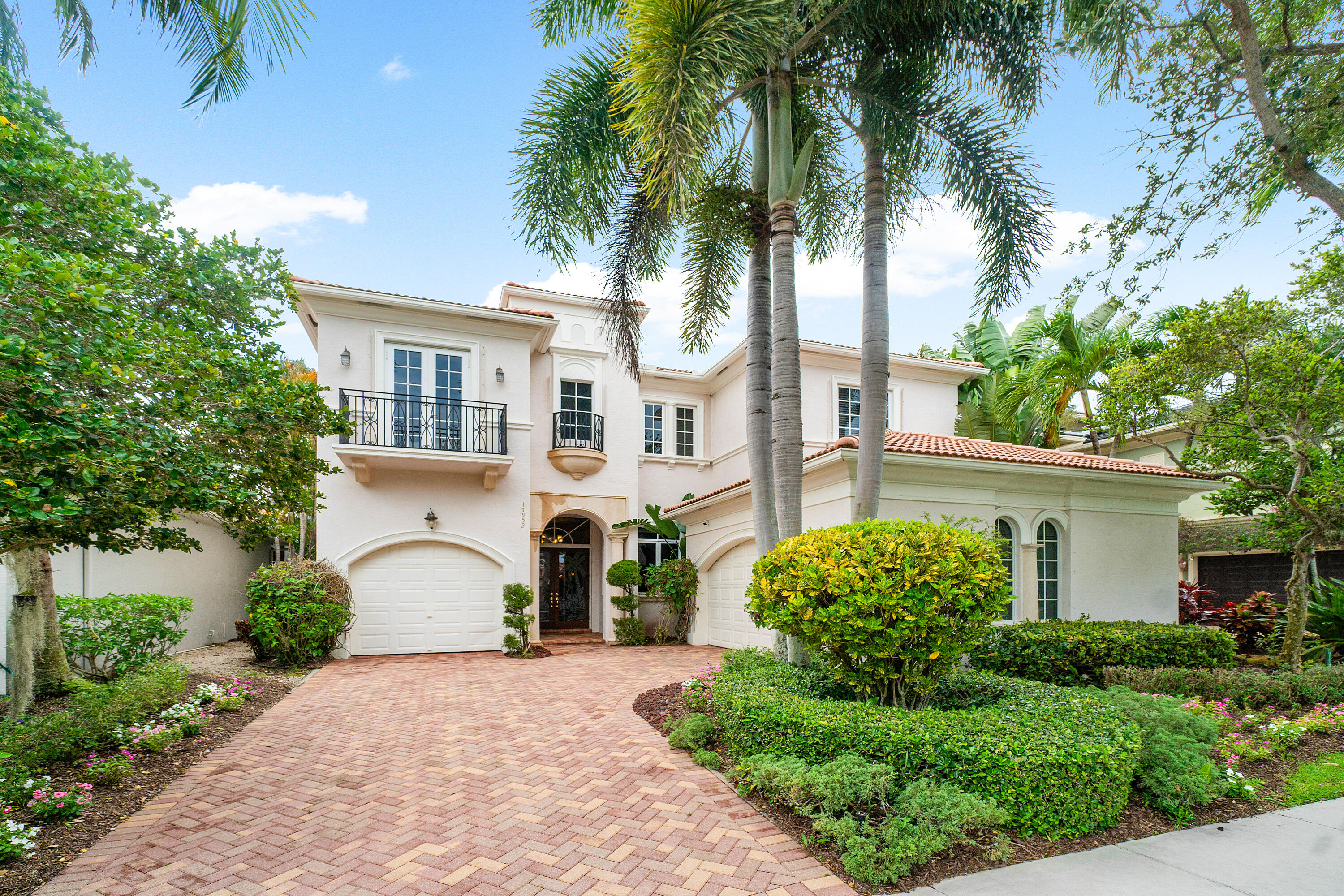 17952 Villa Club Way, Boca Raton, Palm Beach County, Florida - 5 Bedrooms  
4.5 Bathrooms - 