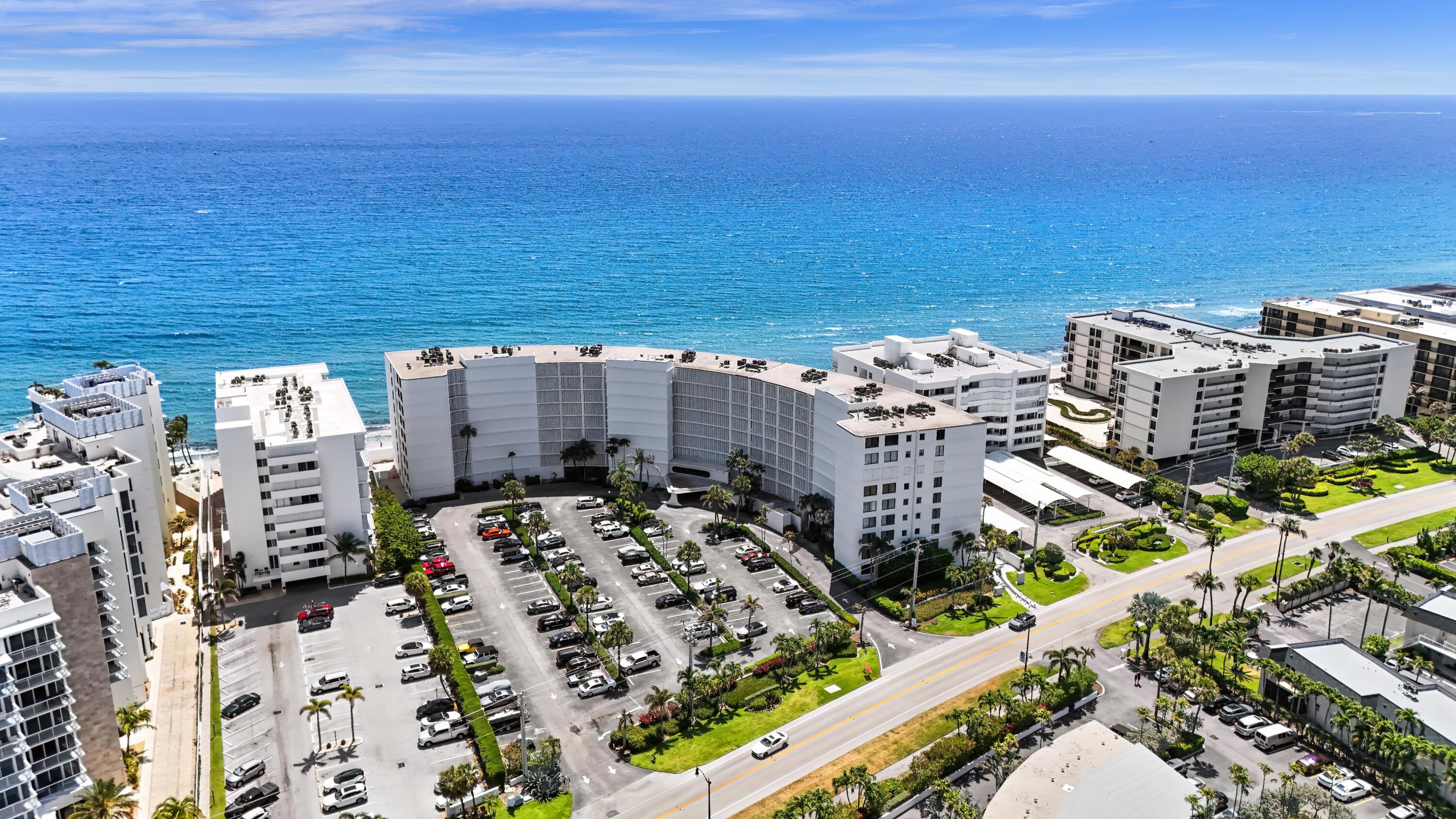 Photo 1 of 3590 S Ocean Boulevard 207, South Palm Beach, Florida, $419,000, Web #: 10981033