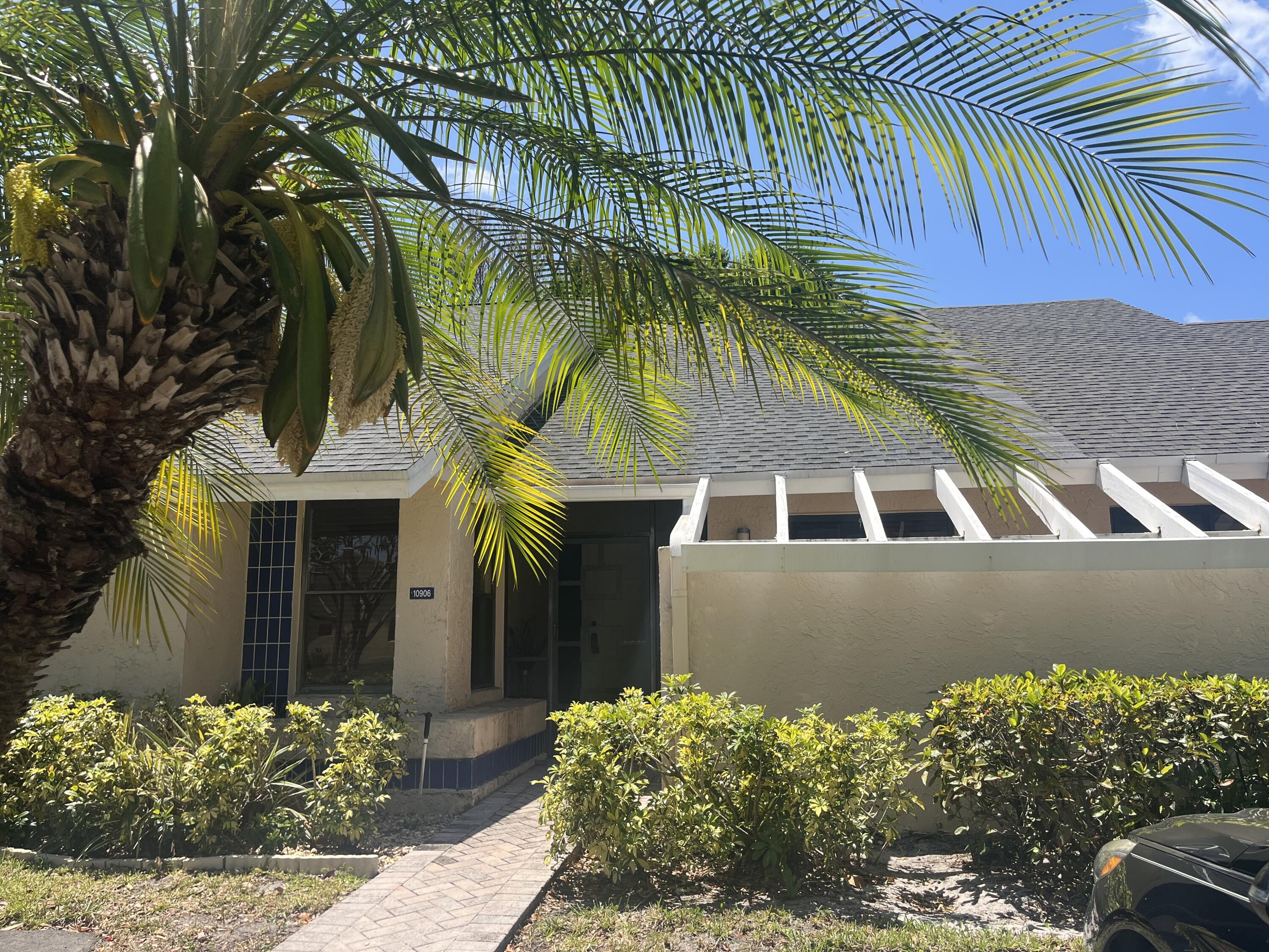 Property for Sale at 10906 Lake Front Place, Boca Raton, Palm Beach County, Florida - Bedrooms: 2 
Bathrooms: 2  - $270,000