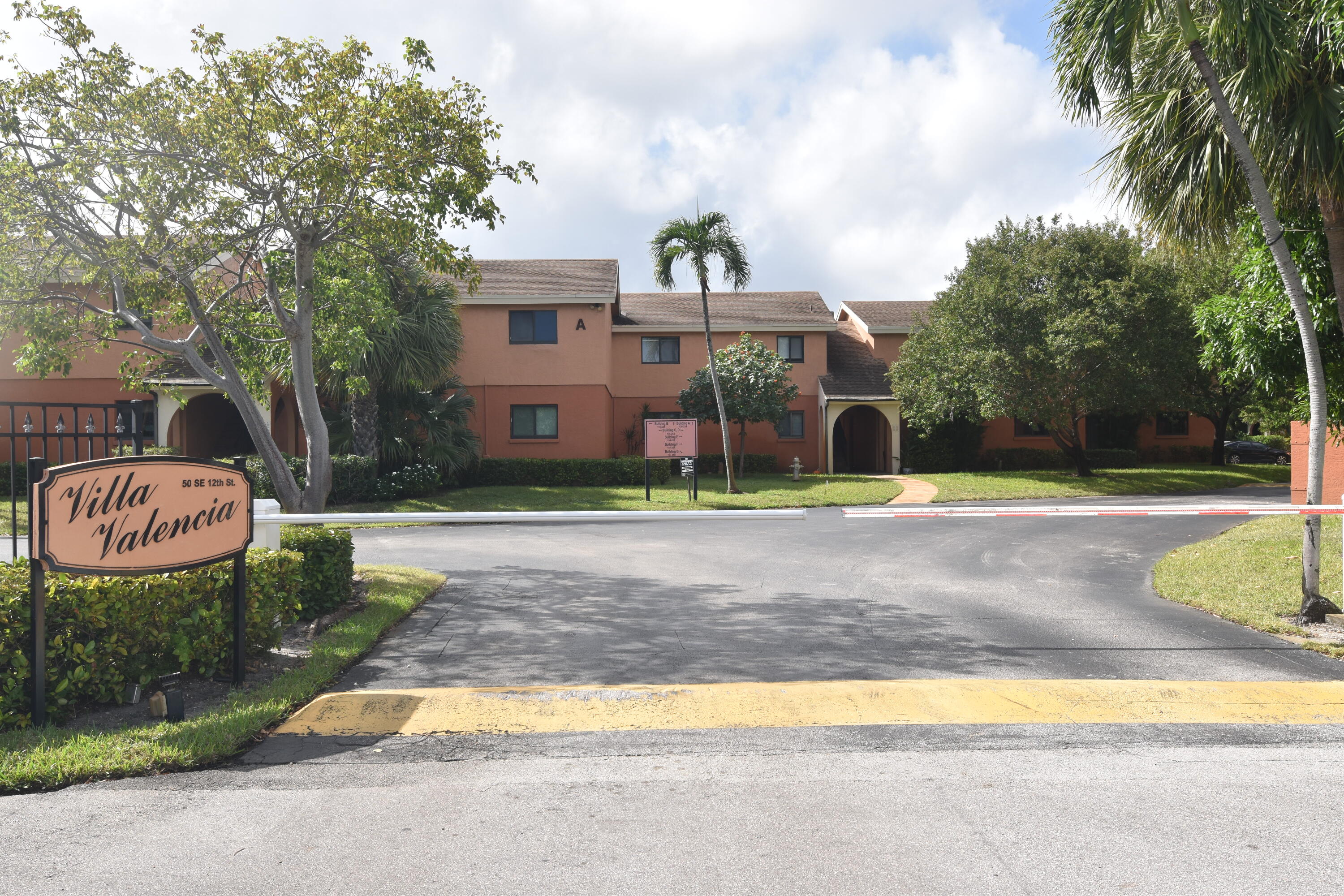 Property for Sale at 50 Se 12th Street 2620, Boca Raton, Palm Beach County, Florida - Bedrooms: 2 
Bathrooms: 2  - $259,000