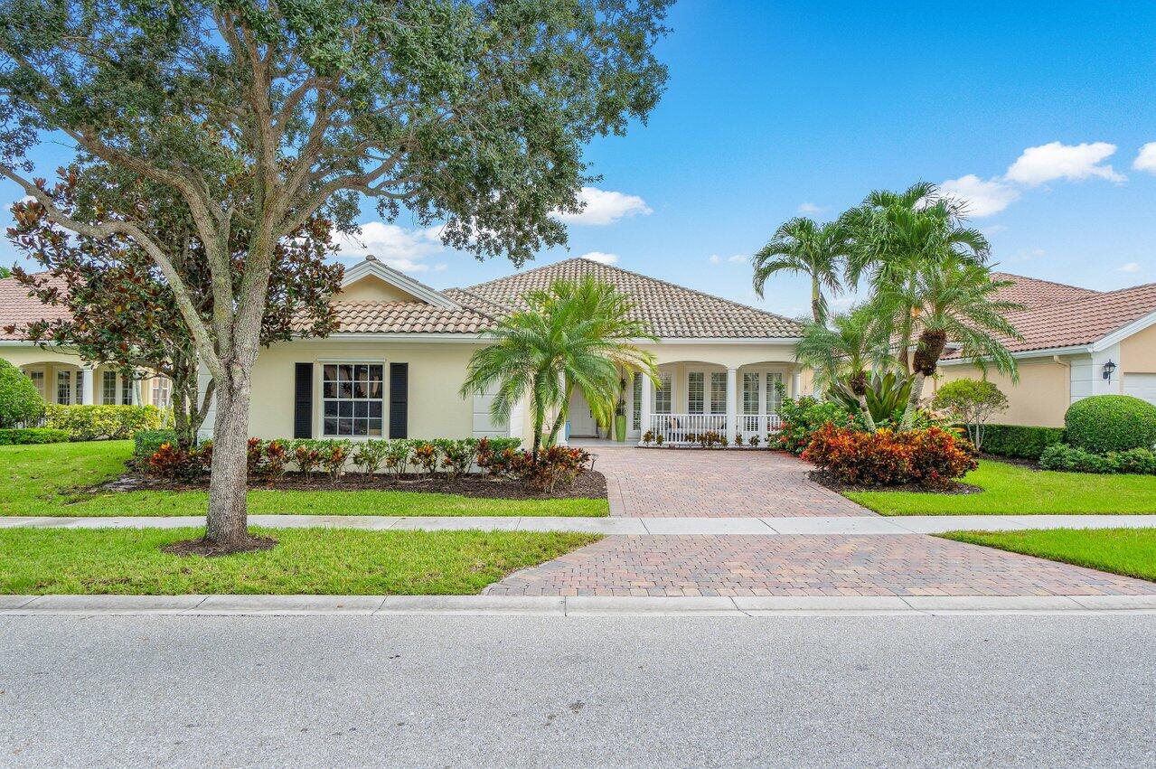 8465 Yorke Road, Wellington, Palm Beach County, Florida - 5 Bedrooms  
3 Bathrooms - 