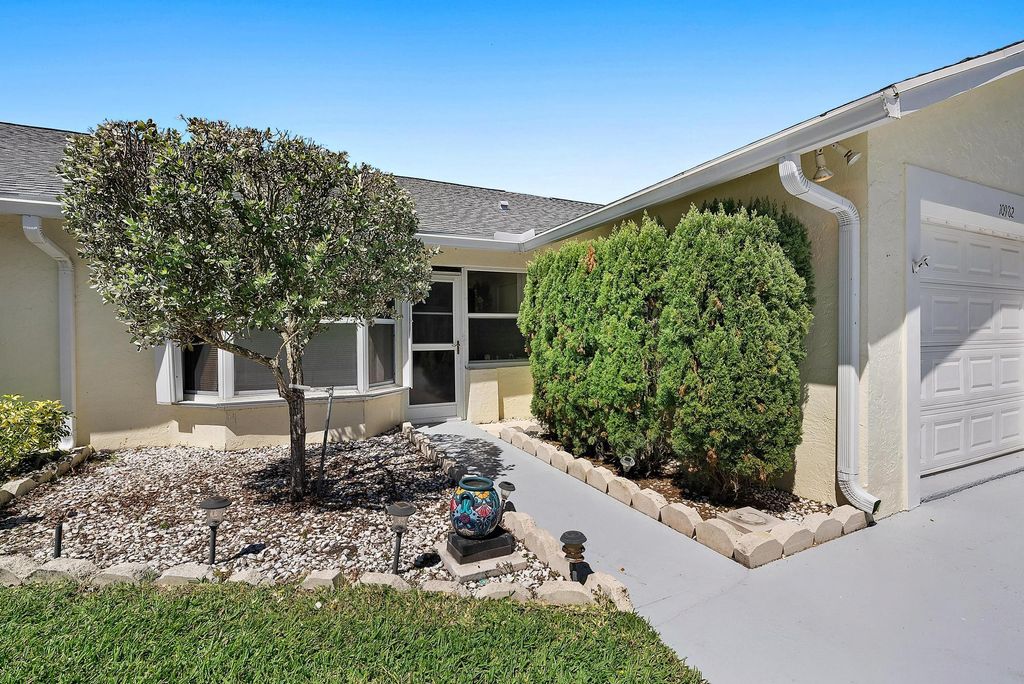Photo of 10982 SE Sea Pines Circle, Hobe Sound, FL 33455 (MLS # RX-11073633)