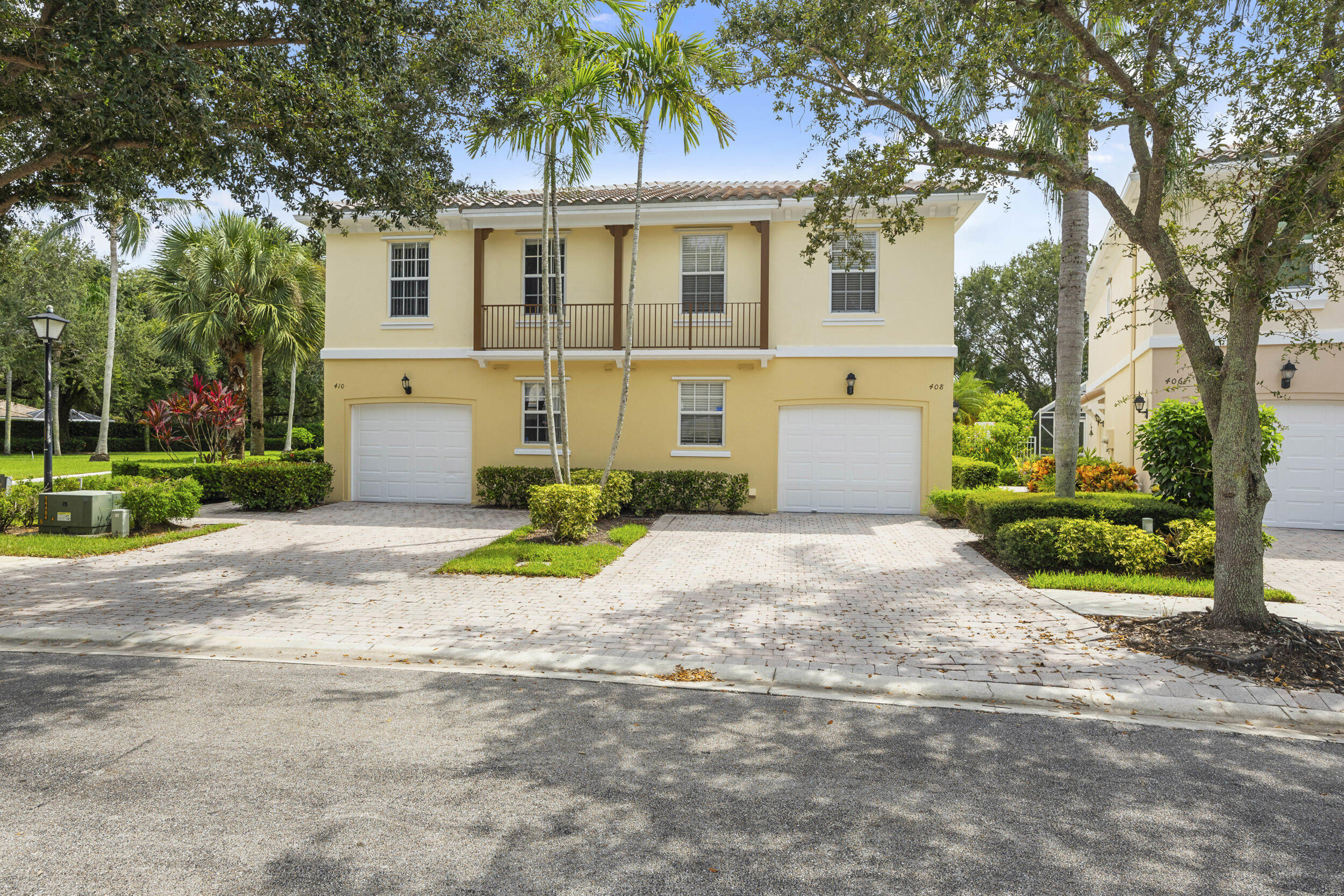 Property for Sale at 408 Capistrano Drive, Palm Beach Gardens, Palm Beach County, Florida - Bedrooms: 3 
Bathrooms: 2.5  - $519,000