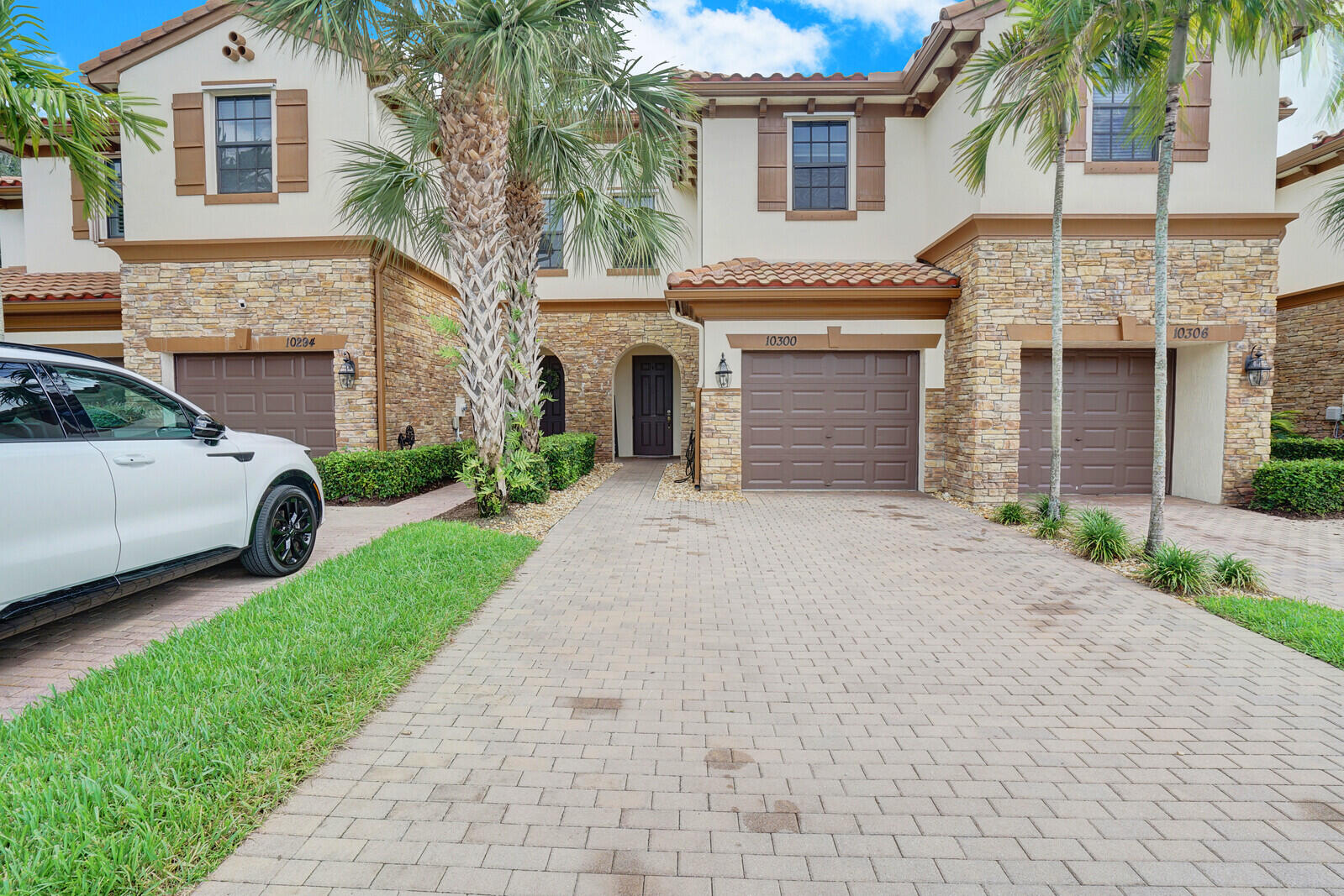 Photo 1 of 10300 Wellington Parc Drive, Wellington, Florida, $510,000, Web #: 10997690