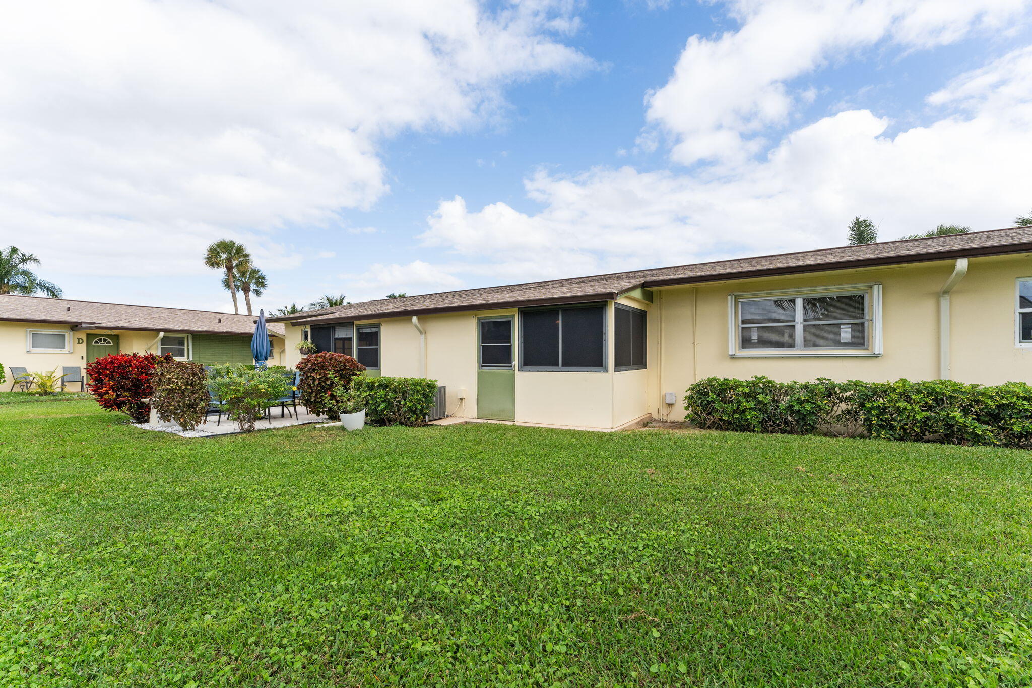 2935 Crosley Drive B, West Palm Beach, Palm Beach County, Florida - 1 Bedrooms  
1.5 Bathrooms - 