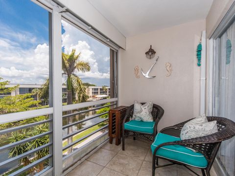 Photo of 765 Jeffery Street #1-301, Boca Raton, FL 33487 (MLS # RX-11128009)