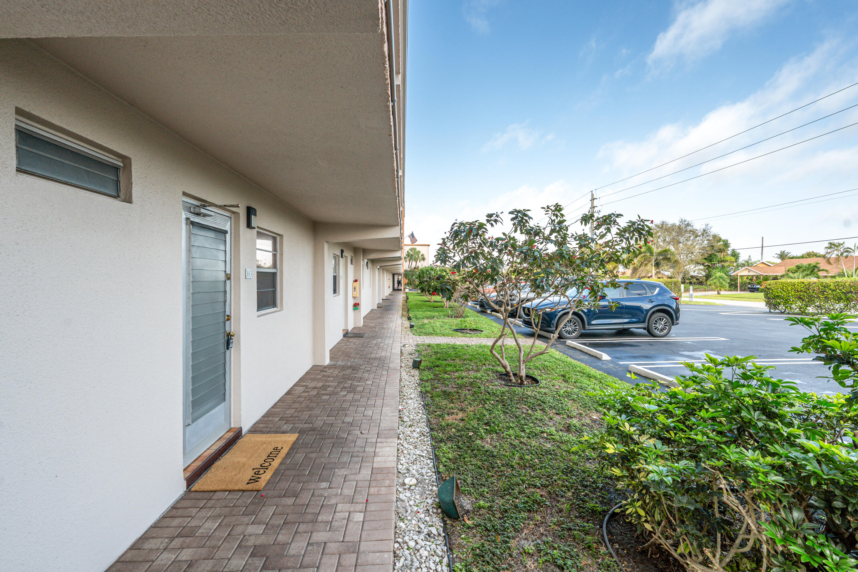 Property for Sale at 230 Ne 26th Avenue 1030, Boynton Beach, Palm Beach County, Florida - Bedrooms: 2 
Bathrooms: 2  - $134,999