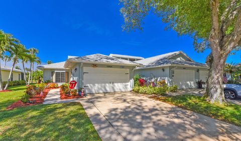 Photo of 12829 SE Berwick Court, Hobe Sound, FL 33455 (MLS # RX-11127185)