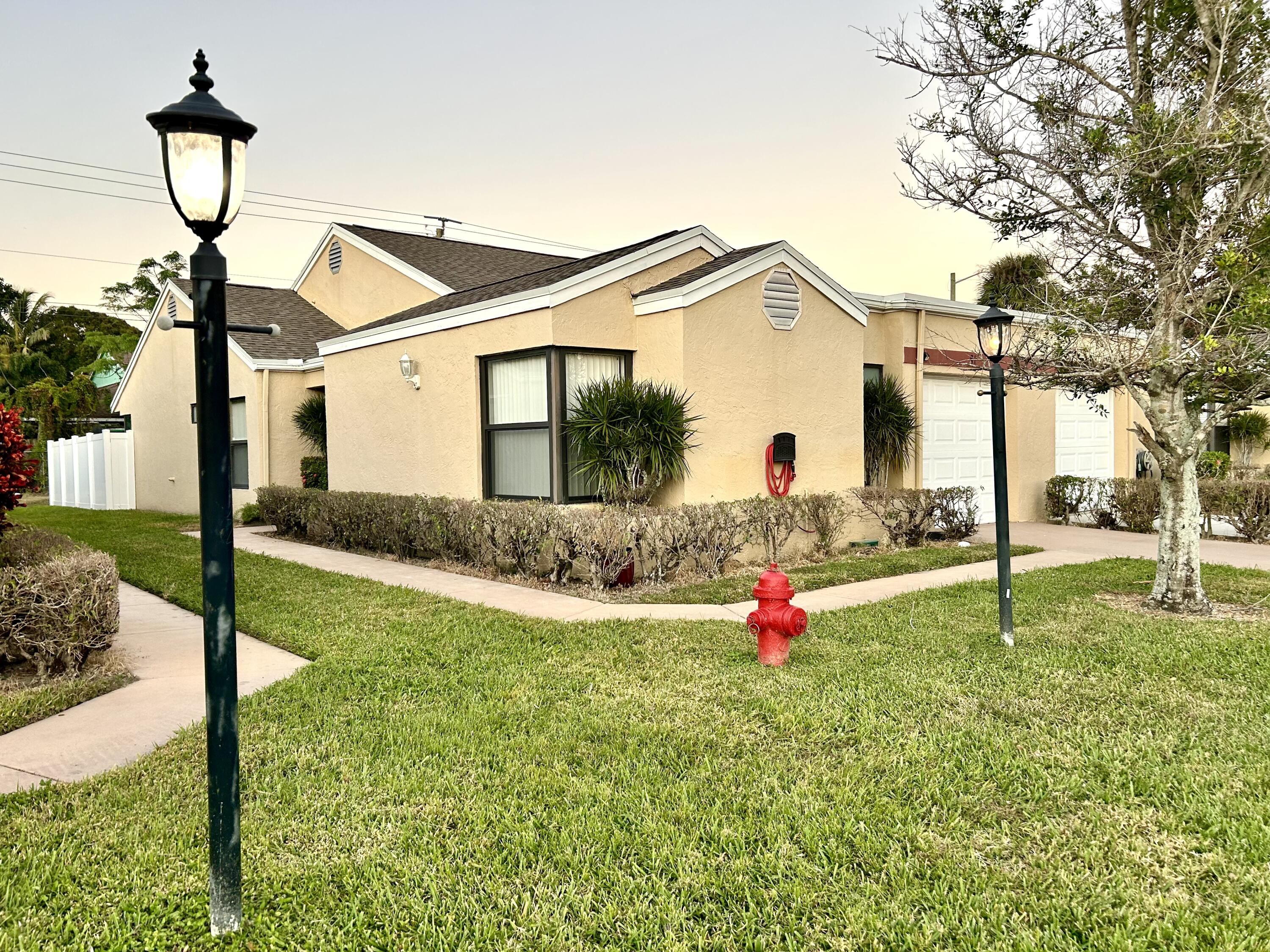 4580 Amherst Circle 81, West Palm Beach, Palm Beach County, Florida - 3 Bedrooms  
2 Bathrooms - 