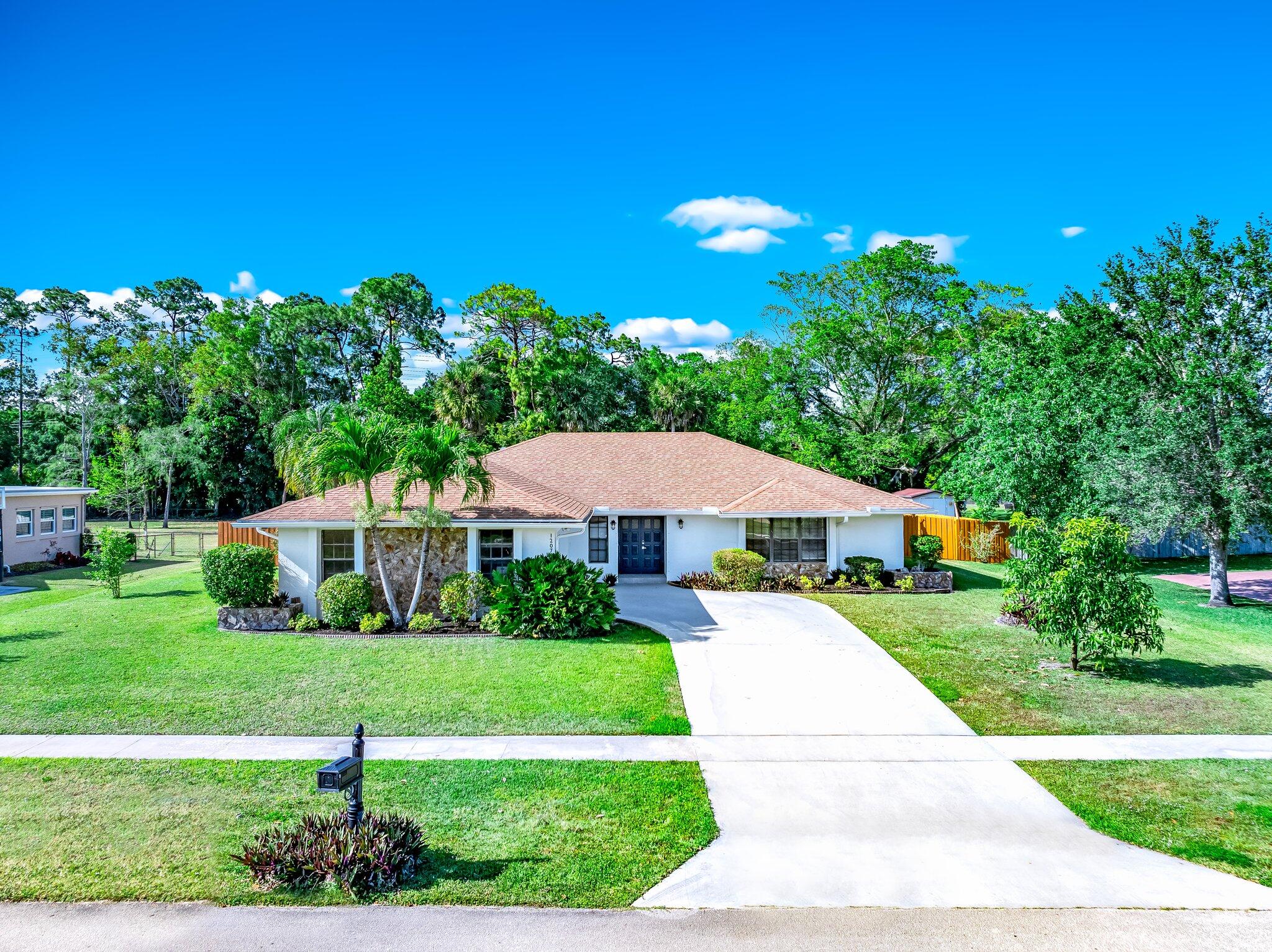 Photo 1 of 12073 Old Country Road, Wellington, Florida, $849,000, Web #: 10974683