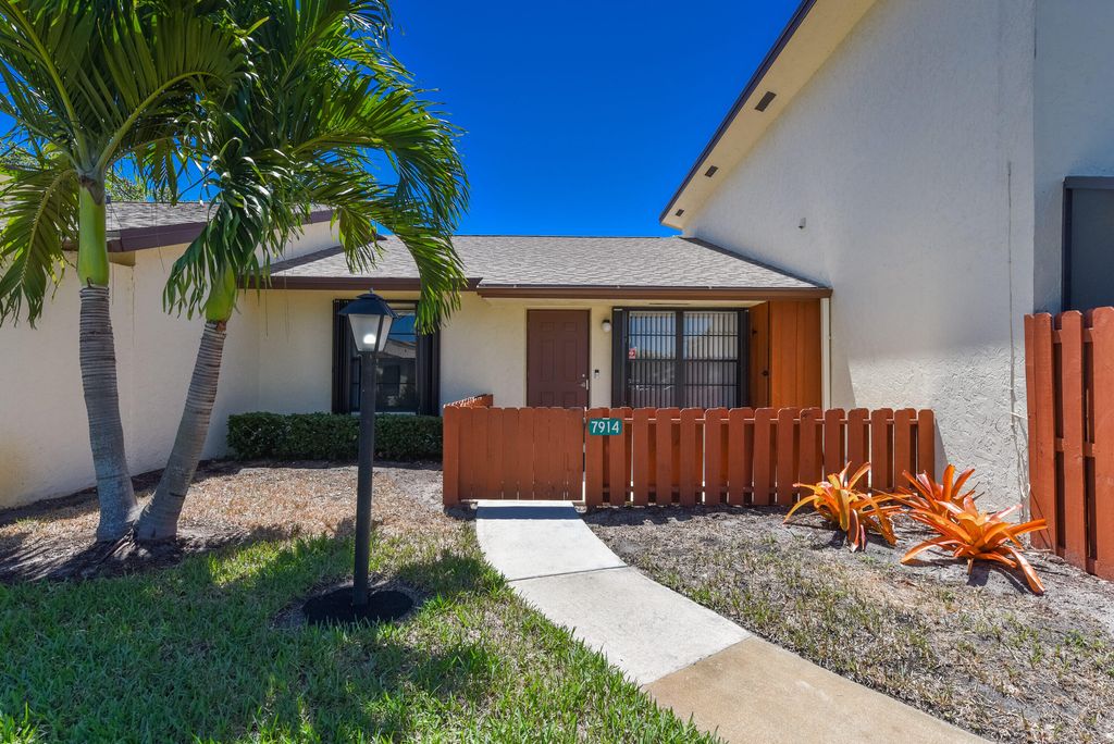 Photo of 7914 SE Villa Circle, Hobe Sound, FL 33455 (MLS # RX-11070154)
