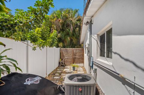 Tiny photo for 4010 NE 18th Avenue, Oakland Park, FL 33334 (MLS # RX-11126158)