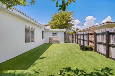 Tiny photo for 4010 NE 18th Avenue, Oakland Park, FL 33334 (MLS # RX-11126158)