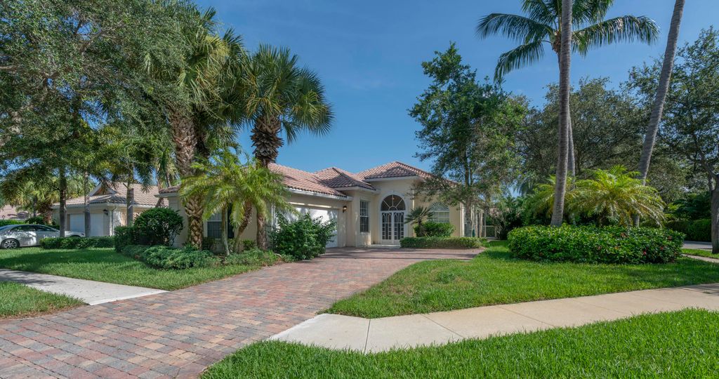 Photo of 1400 James Bay Road, Palm Beach Gardens, FL 33410 (MLS # RX-10860108)