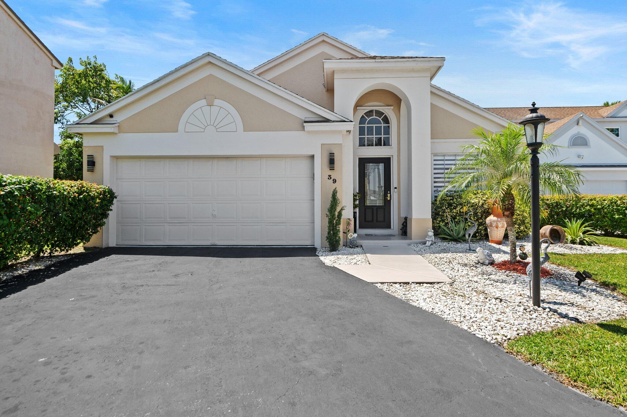 Property for Sale at 39 Teal Way, Boynton Beach, Palm Beach County, Florida - Bedrooms: 3 
Bathrooms: 2  - $549,000