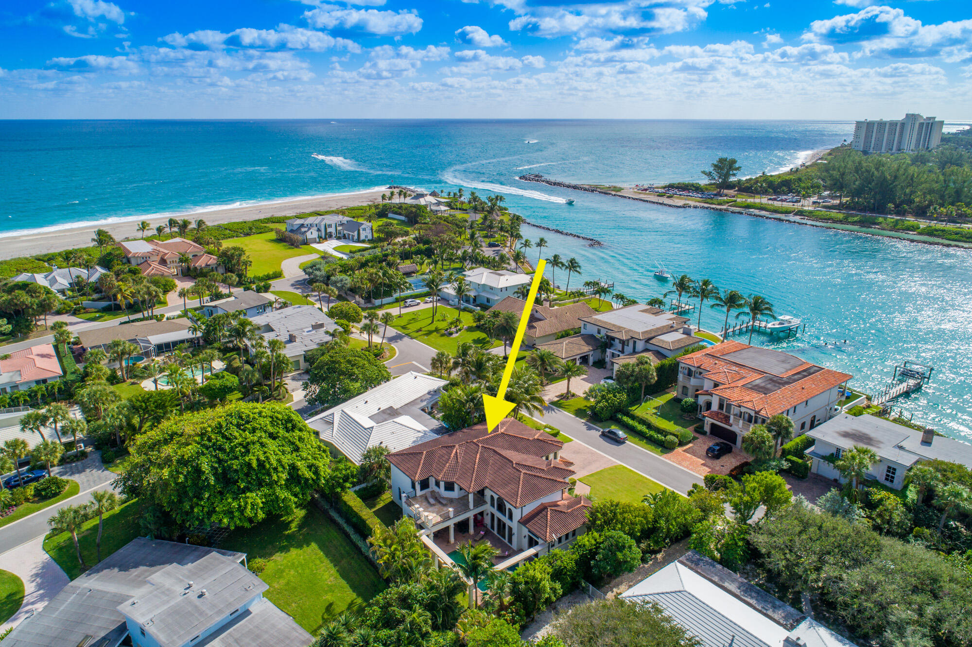 136 Lighthouse Drive, Jupiter Inlet Colony, Palm Beach County, Florida - 5 Bedrooms  
5.5 Bathrooms - 