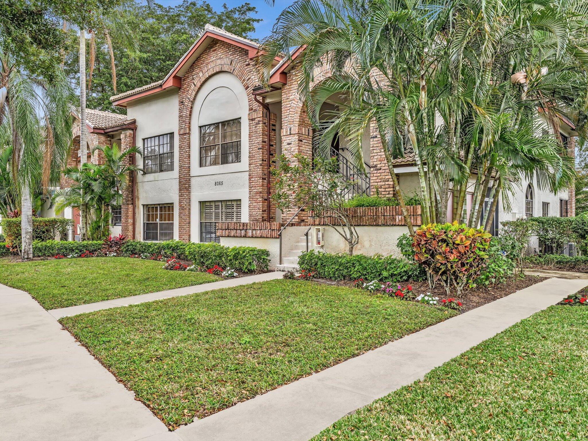 8065 Aberdeen Drive 102, Boynton Beach, Palm Beach County, Florida - 2 Bedrooms  
2.5 Bathrooms - 