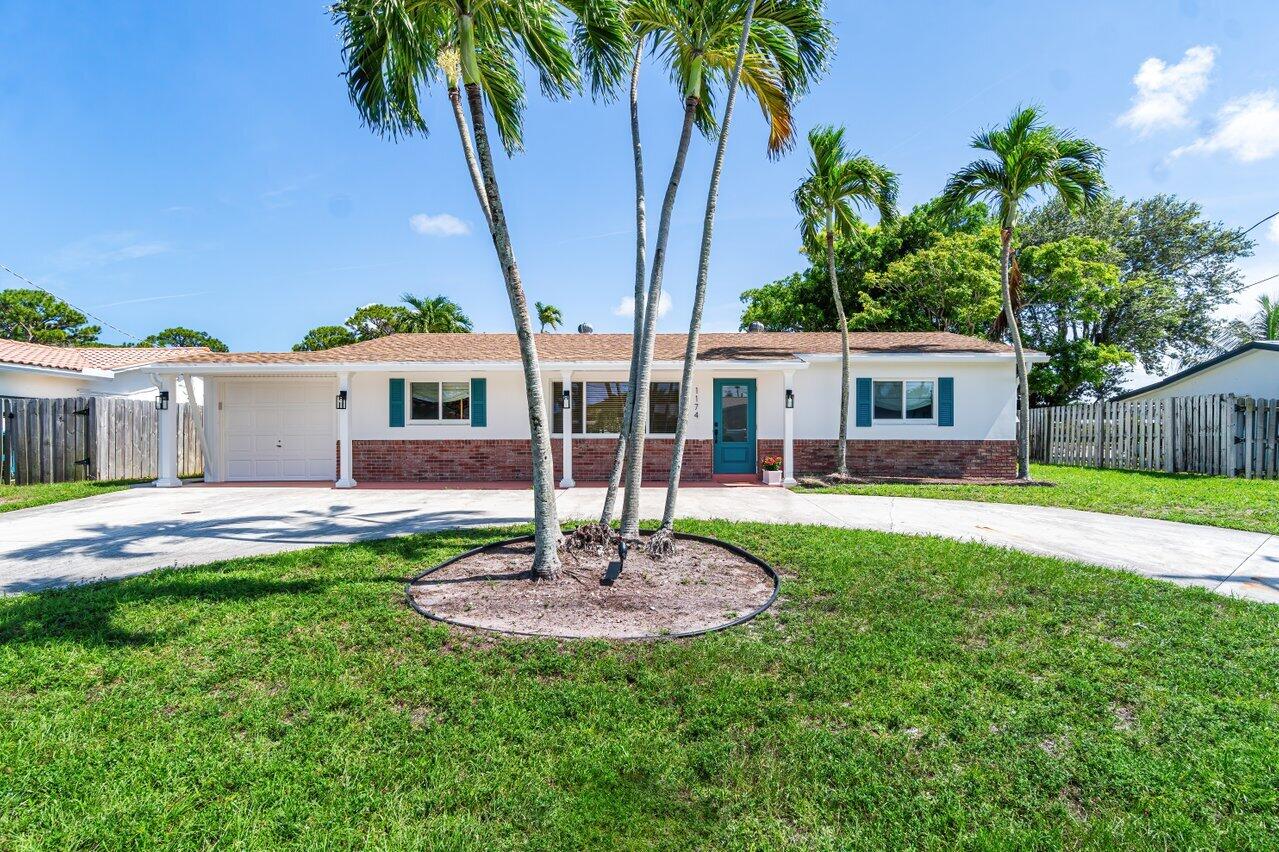 1174 Sw 28th Avenue, Boynton Beach, Palm Beach County, Florida - 3 Bedrooms  
2 Bathrooms - 