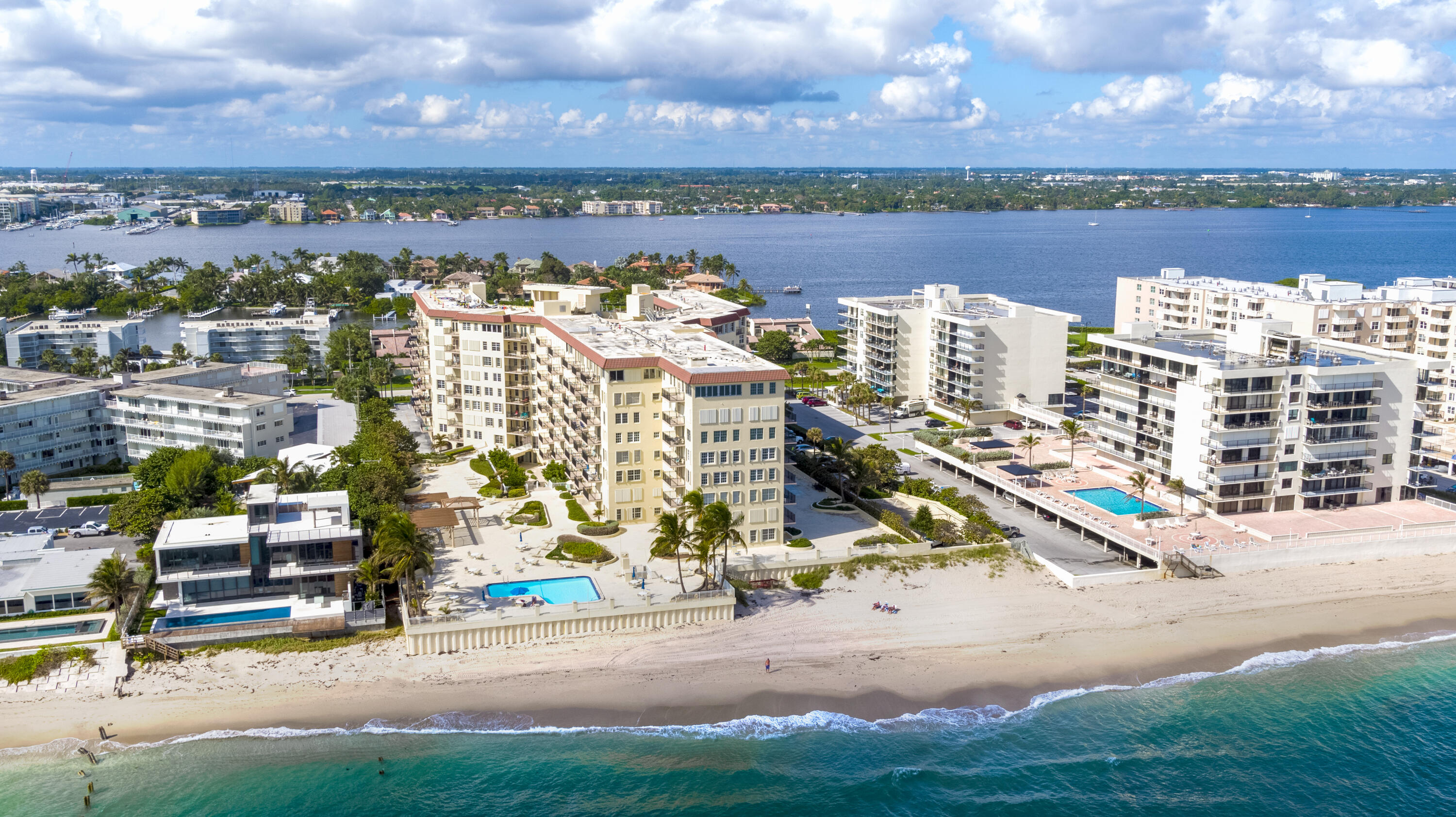 3475 S Ocean Boulevard 4090, Palm Beach, Palm Beach County, Florida - 3 Bedrooms  
2.5 Bathrooms - 