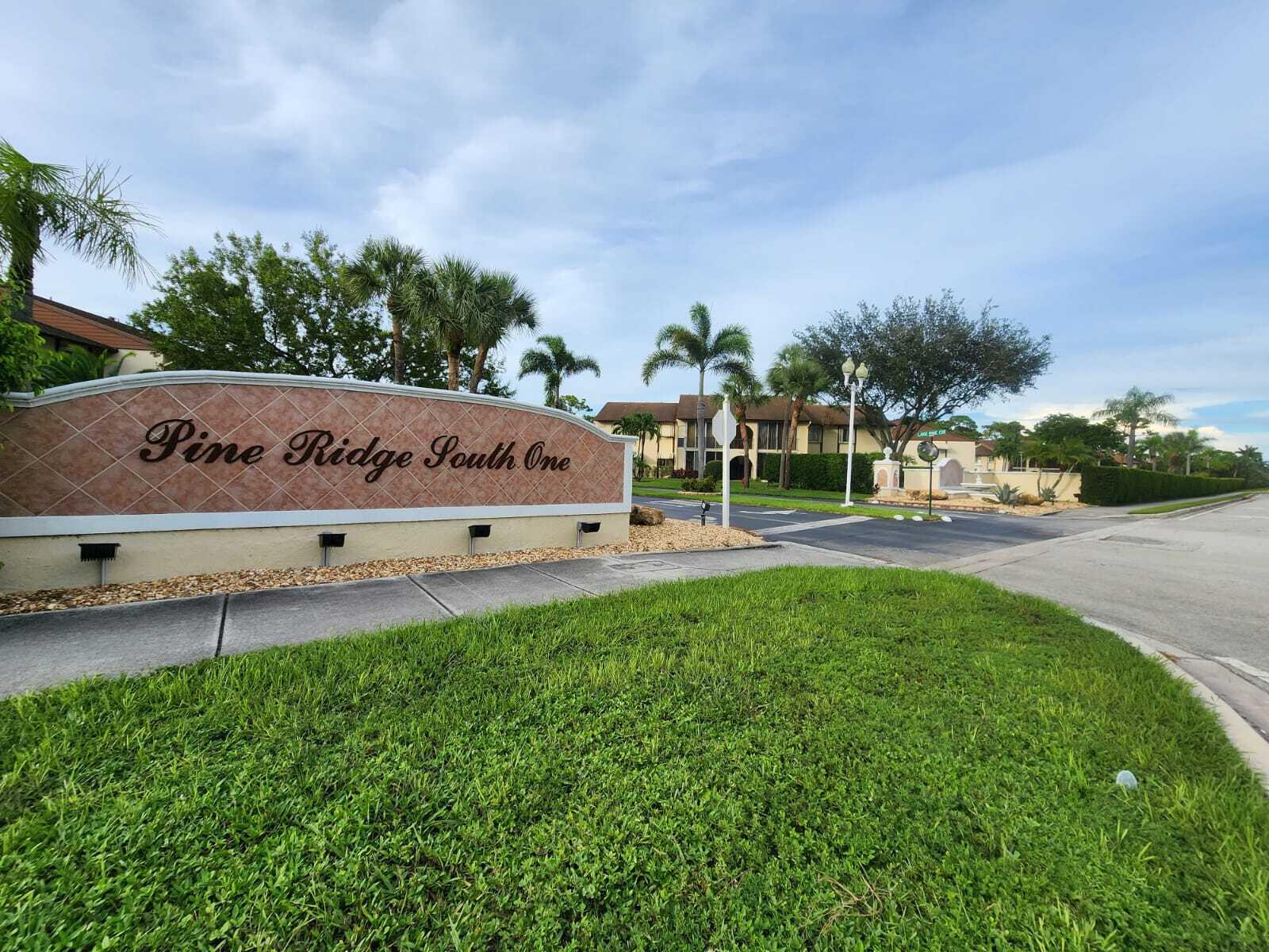 123 Lake Pine Circle A-1, Greenacres, Palm Beach County, Florida - 2 Bedrooms  
1.5 Bathrooms - 