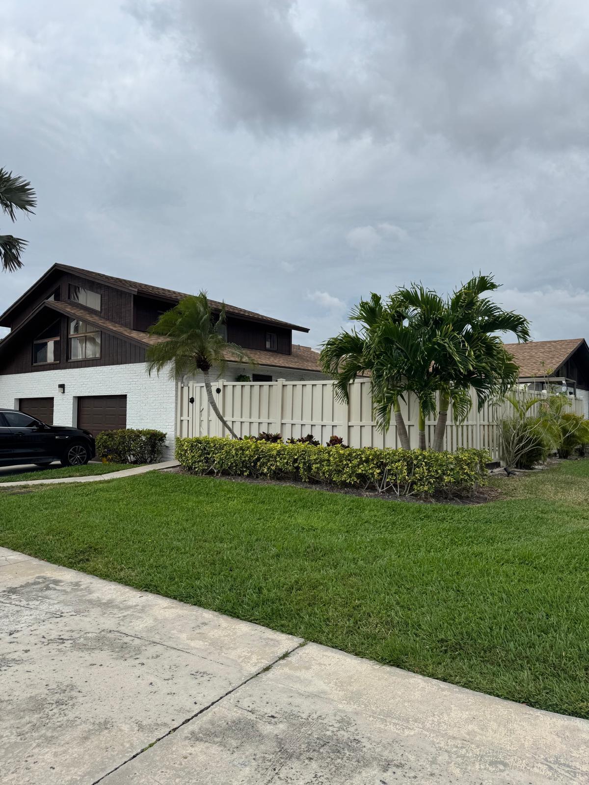 Property for Sale at 9622 Boca Gardens Parkway B, Boca Raton, Palm Beach County, Florida - Bedrooms: 3 
Bathrooms: 3.5  - $499,000