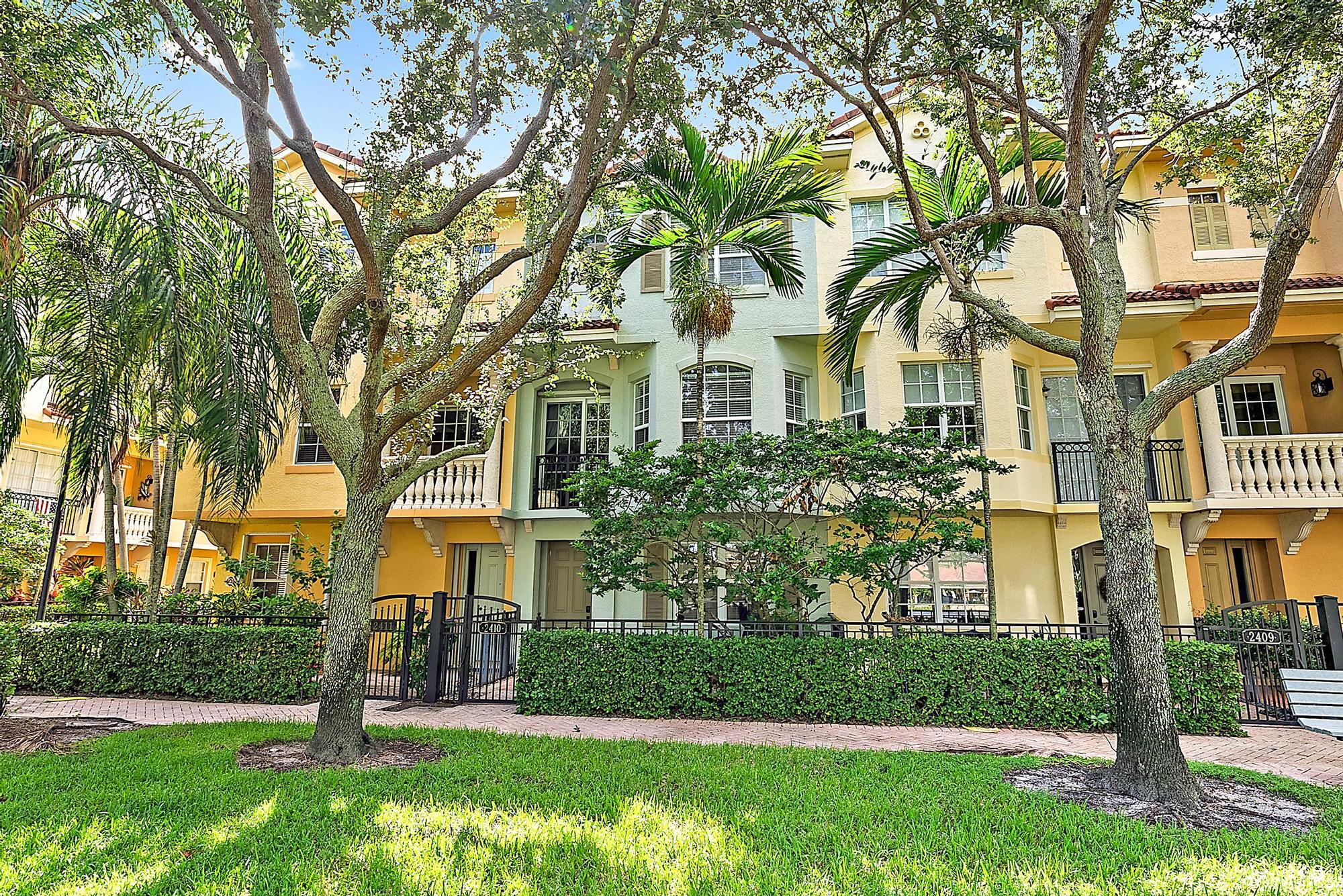 2410 San Pietro Circle, Palm Beach Gardens, Palm Beach County, Florida - 2 Bedrooms  
3.5 Bathrooms - 