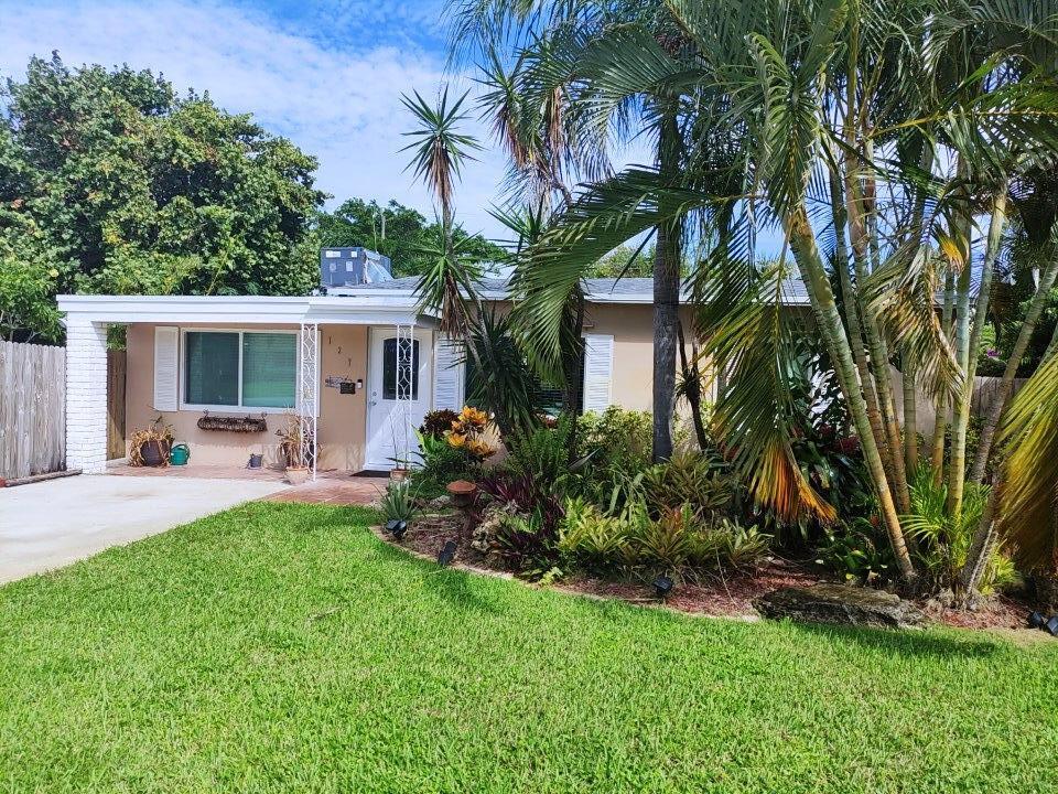 127 Sw 12th Avenue, Boynton Beach, Palm Beach County, Florida - 3 Bedrooms  
2.5 Bathrooms - 
