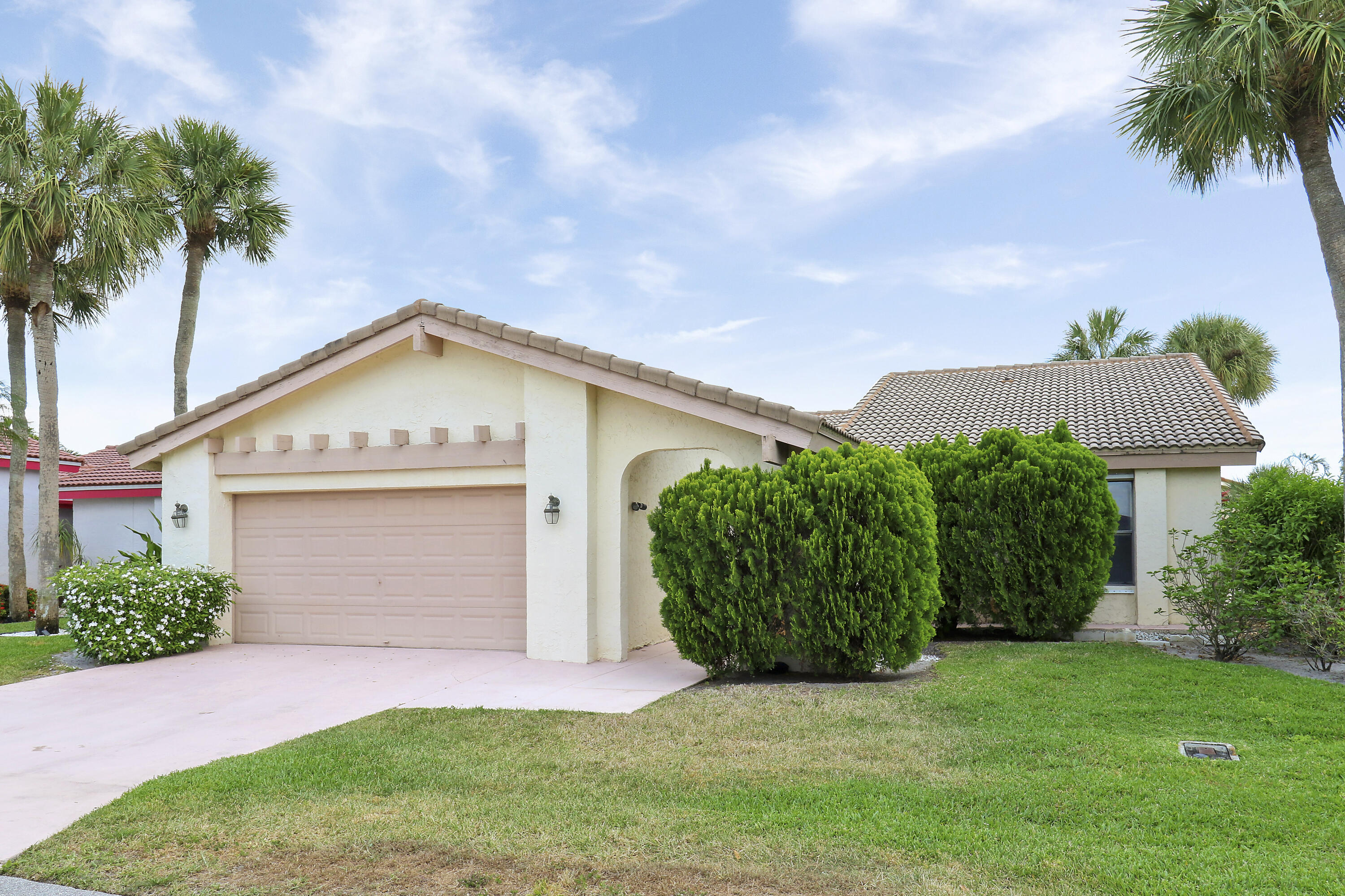Property for Sale at 5695 Lakeview Mews Drive, Boynton Beach, Palm Beach County, Florida - Bedrooms: 2 
Bathrooms: 2  - $365,000