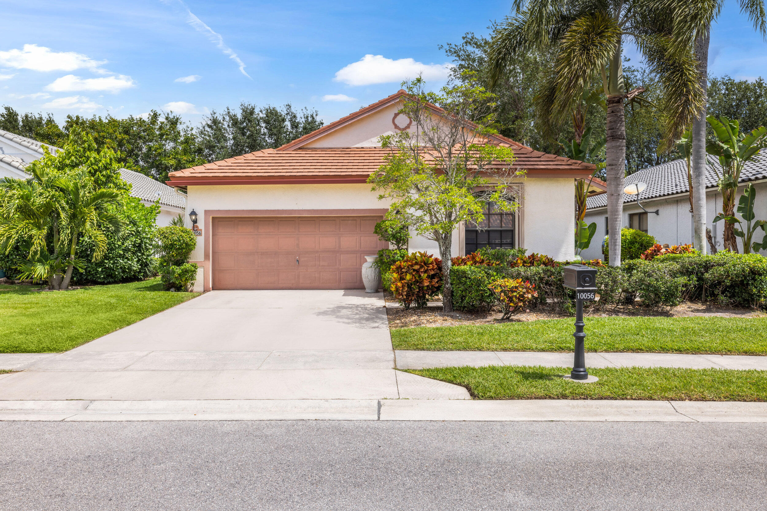 Property for Sale at 10056 Lexington Circle, Boynton Beach, Palm Beach County, Florida - Bedrooms: 2 
Bathrooms: 2  - $680,000