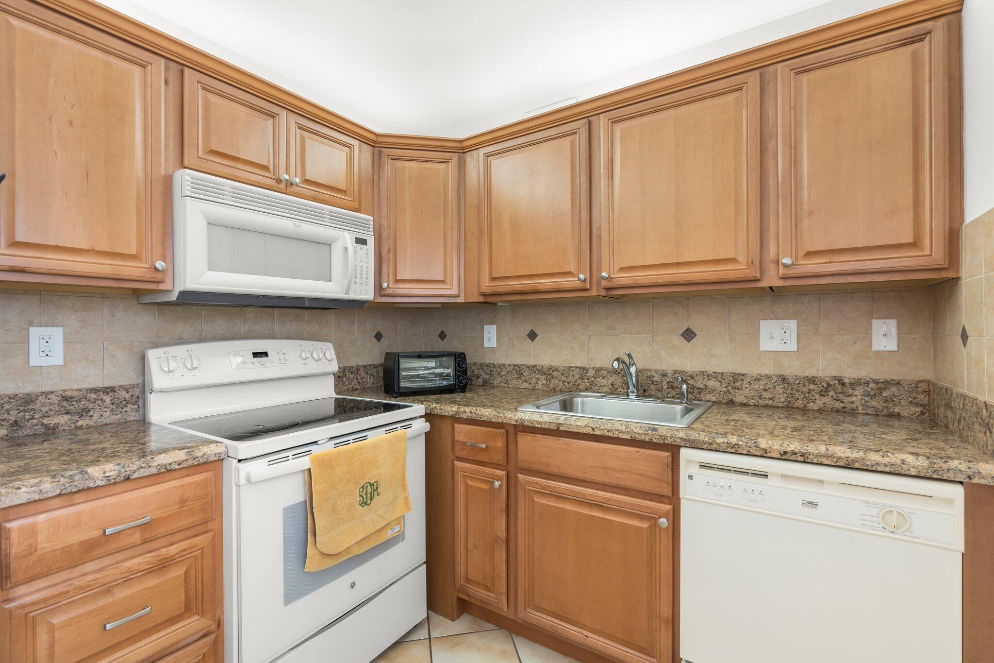 395 Normandy I, Delray Beach, Palm Beach County, Florida - 2 Bedrooms  
2 Bathrooms - 