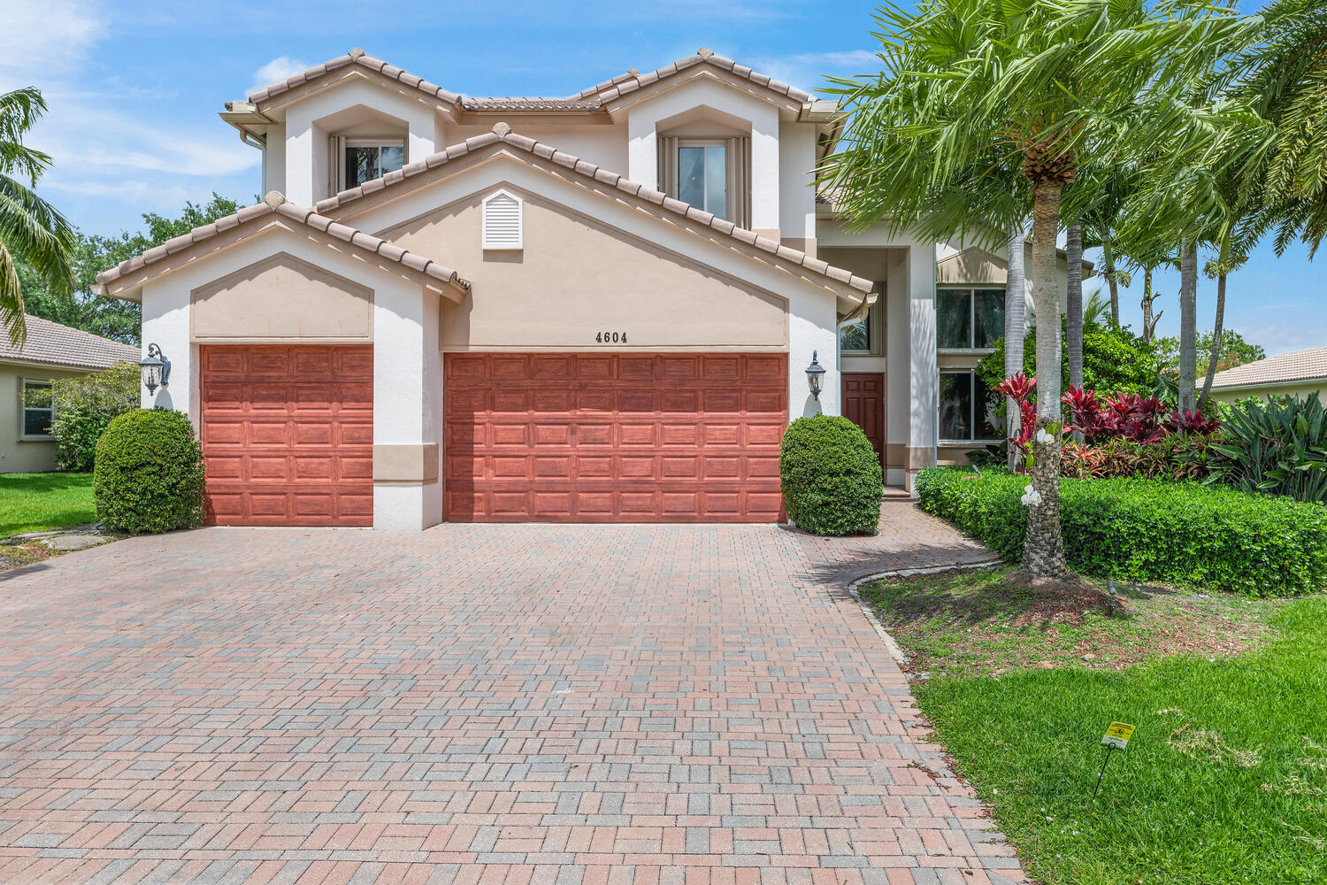 Property for Sale at 4604 Windward Cove Ln Lane, Wellington, Palm Beach County, Florida - Bedrooms: 5 
Bathrooms: 3  - $1,000,000