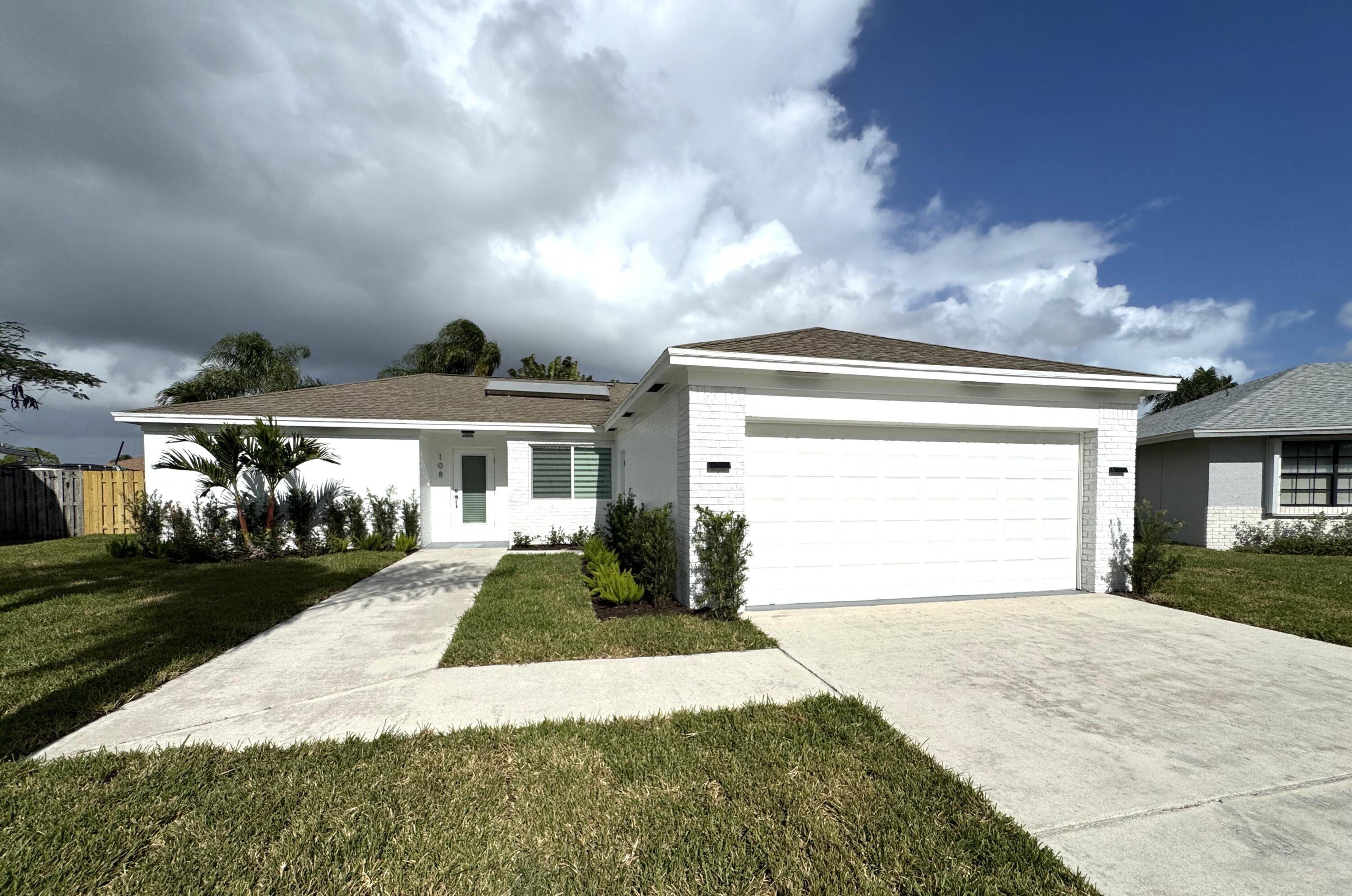 108 Stillwater Circle, Jupiter, Palm Beach County, Florida - 3 Bedrooms  
2 Bathrooms - 